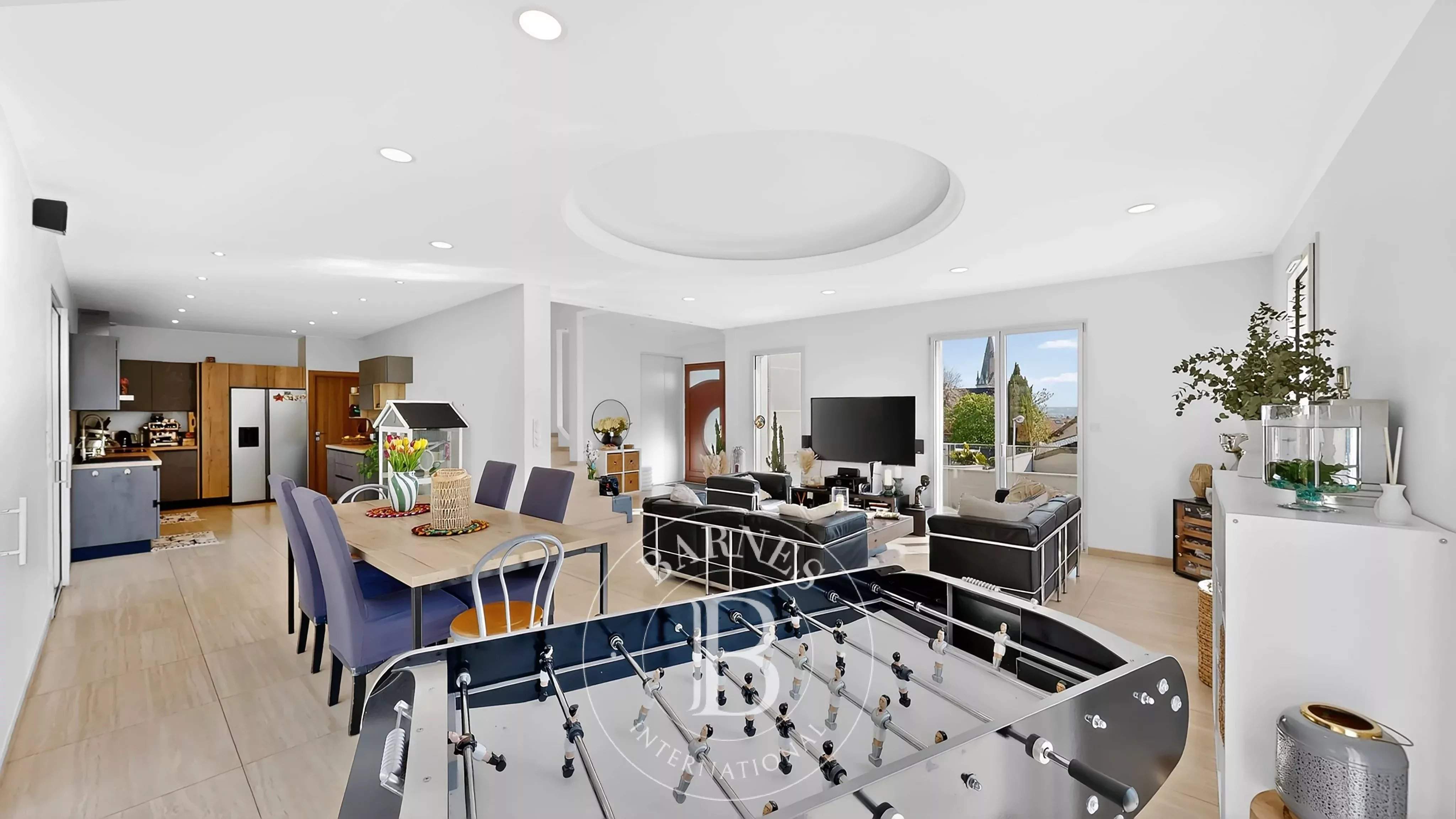 Vernaison  - Maison 6 Pi&egrave;ces 4 Chambres - picture 10