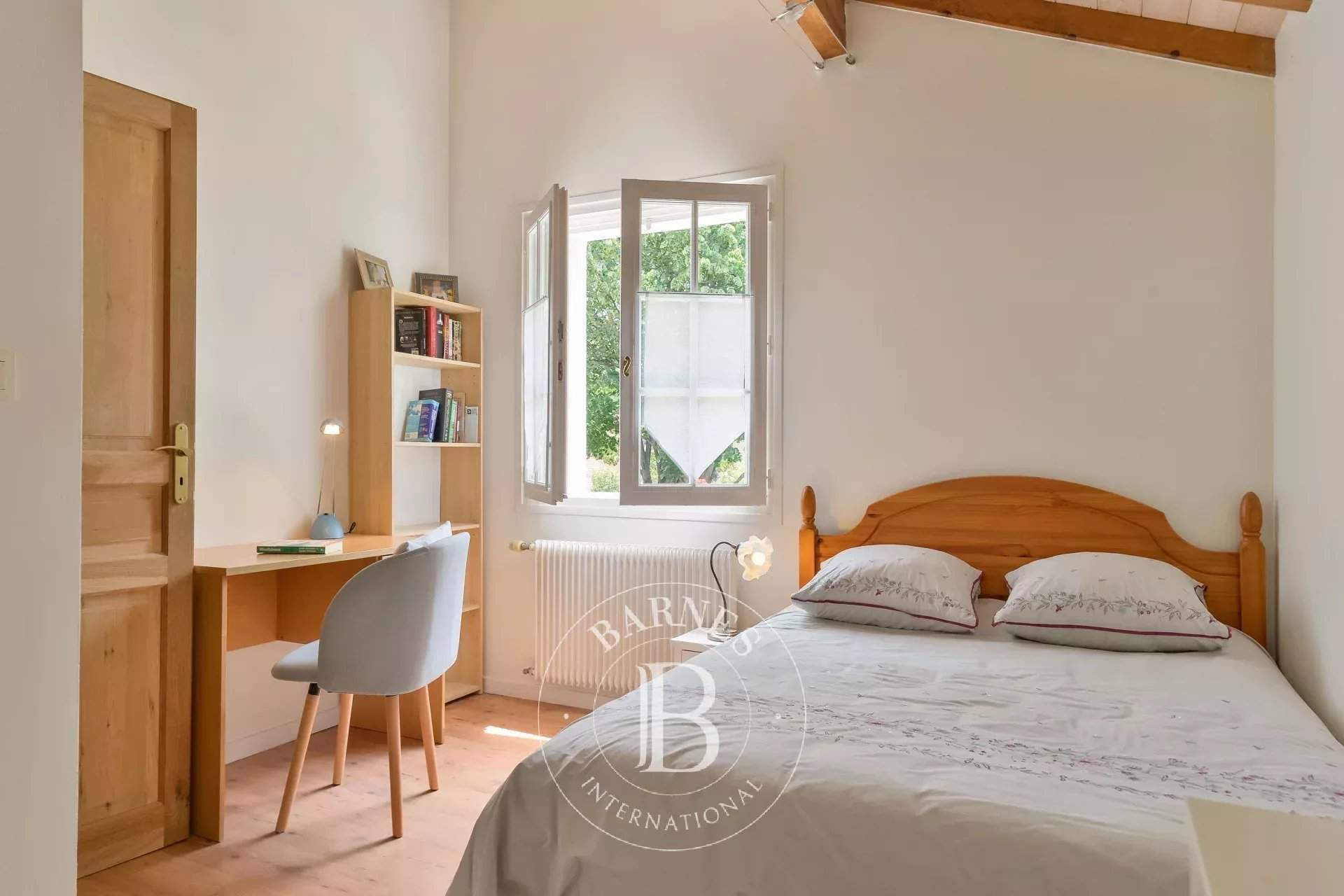 Fleurieu-sur-Saône  - Maison 8 Pi&egrave;ces 6 Chambres - picture 7