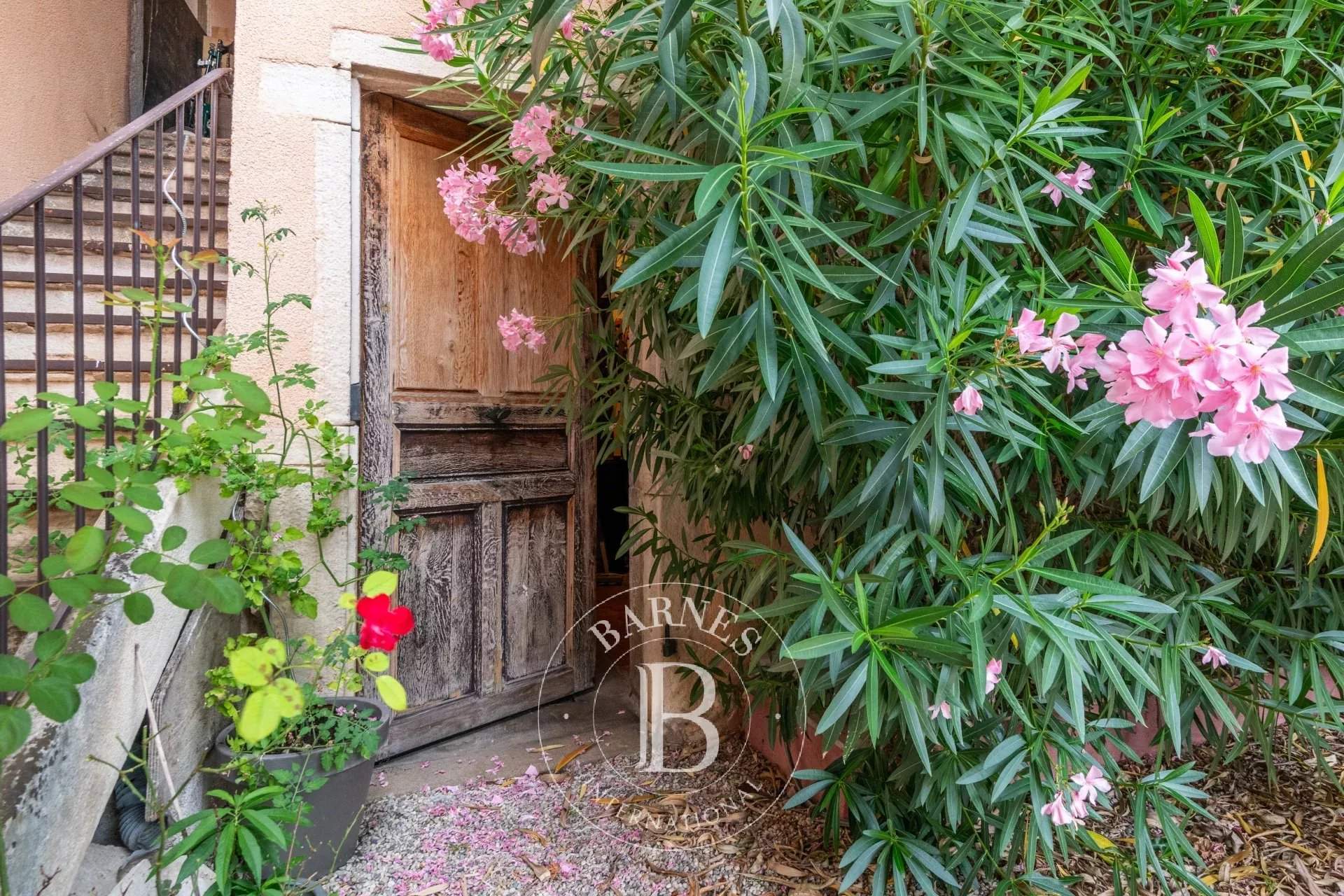 Fareins  - Maison 7 Pi&egrave;ces 6 Chambres - picture 12