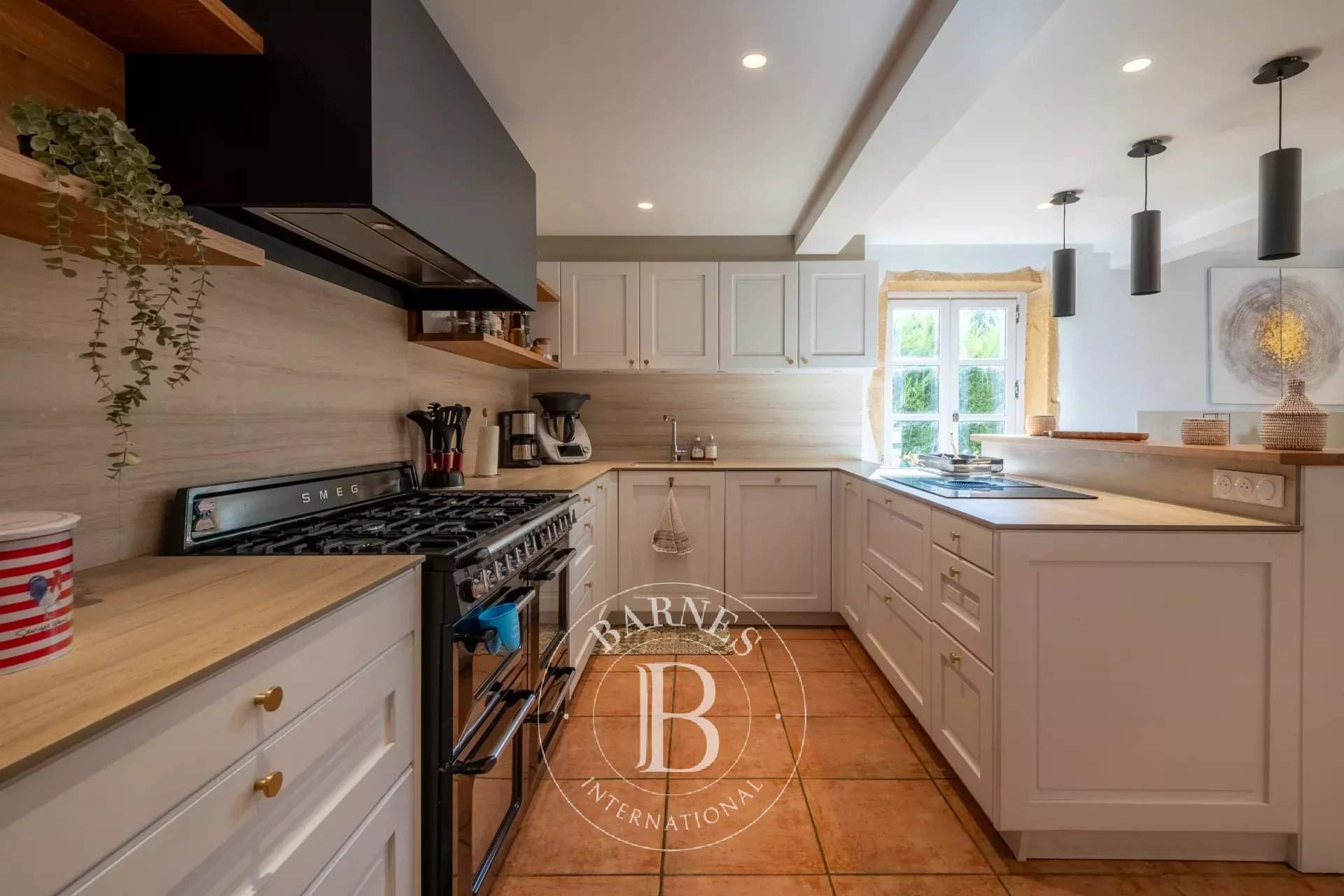 Saint-Germain-Nuelles  - Maison 7 Pièces 4 Chambres - picture 8