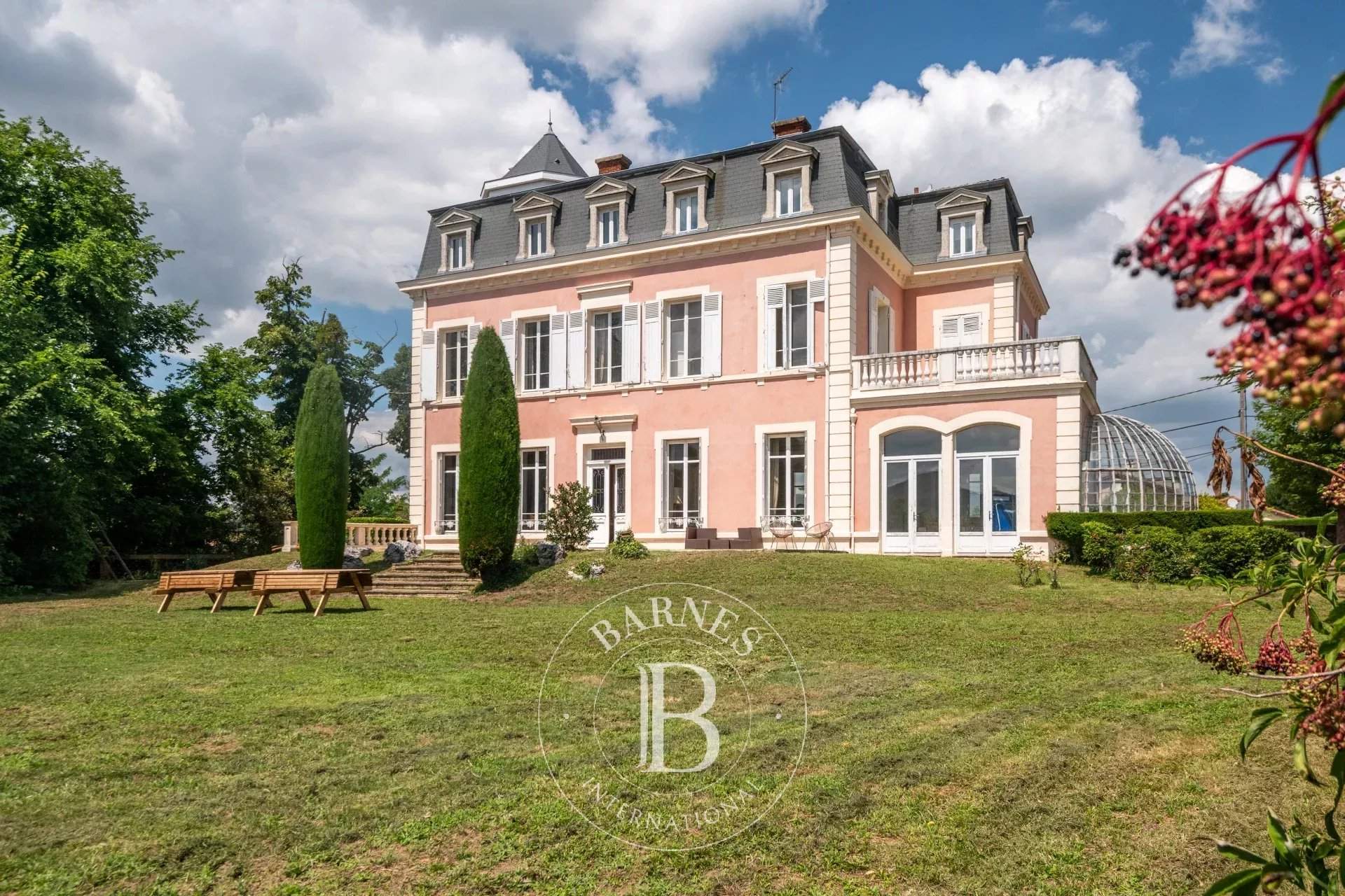 Lentilly  - Maison 17 Pi&egrave;ces 11 Chambres - picture 1