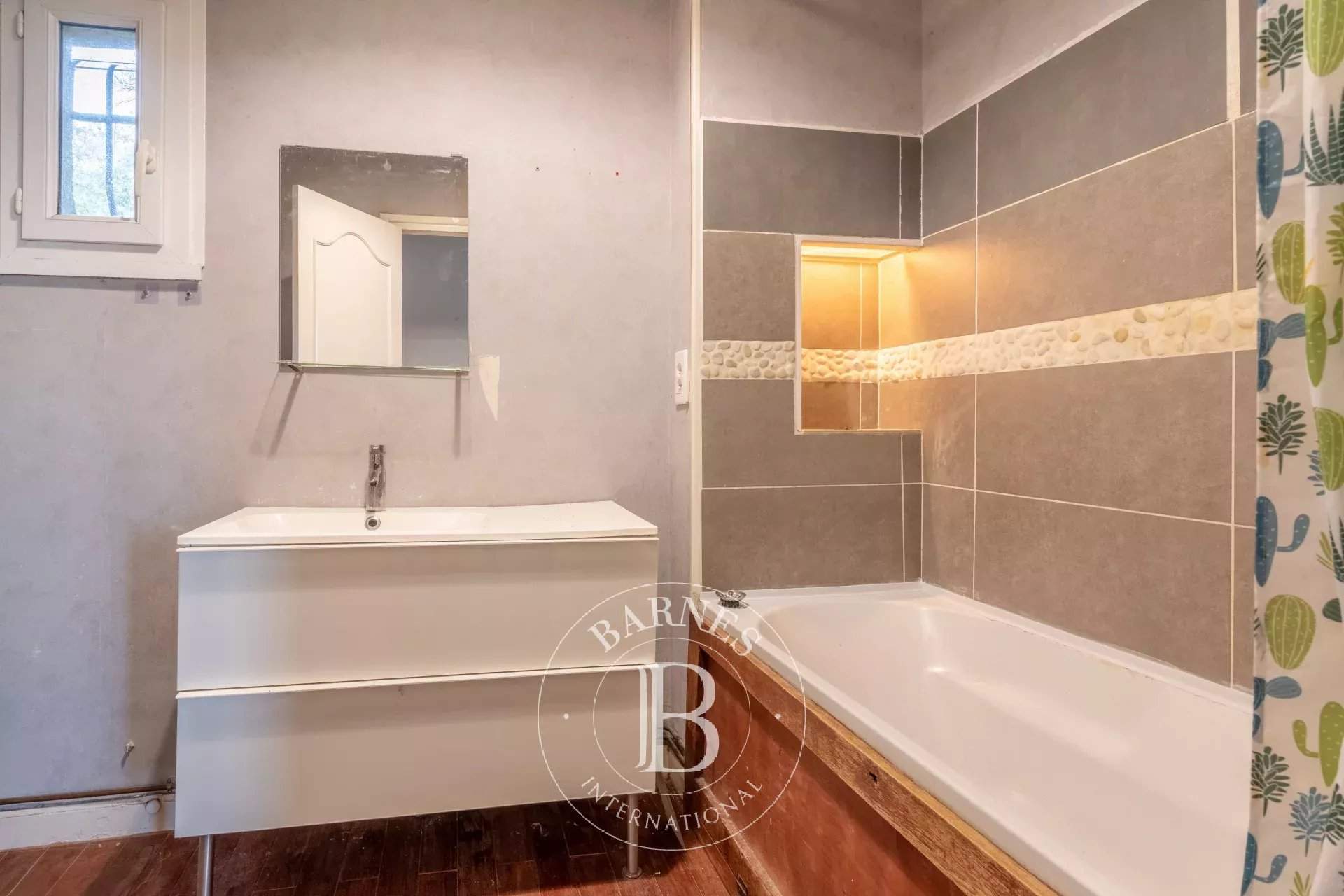 La Mulatière  - Maison 7 Pi&egrave;ces 4 Chambres - picture 11