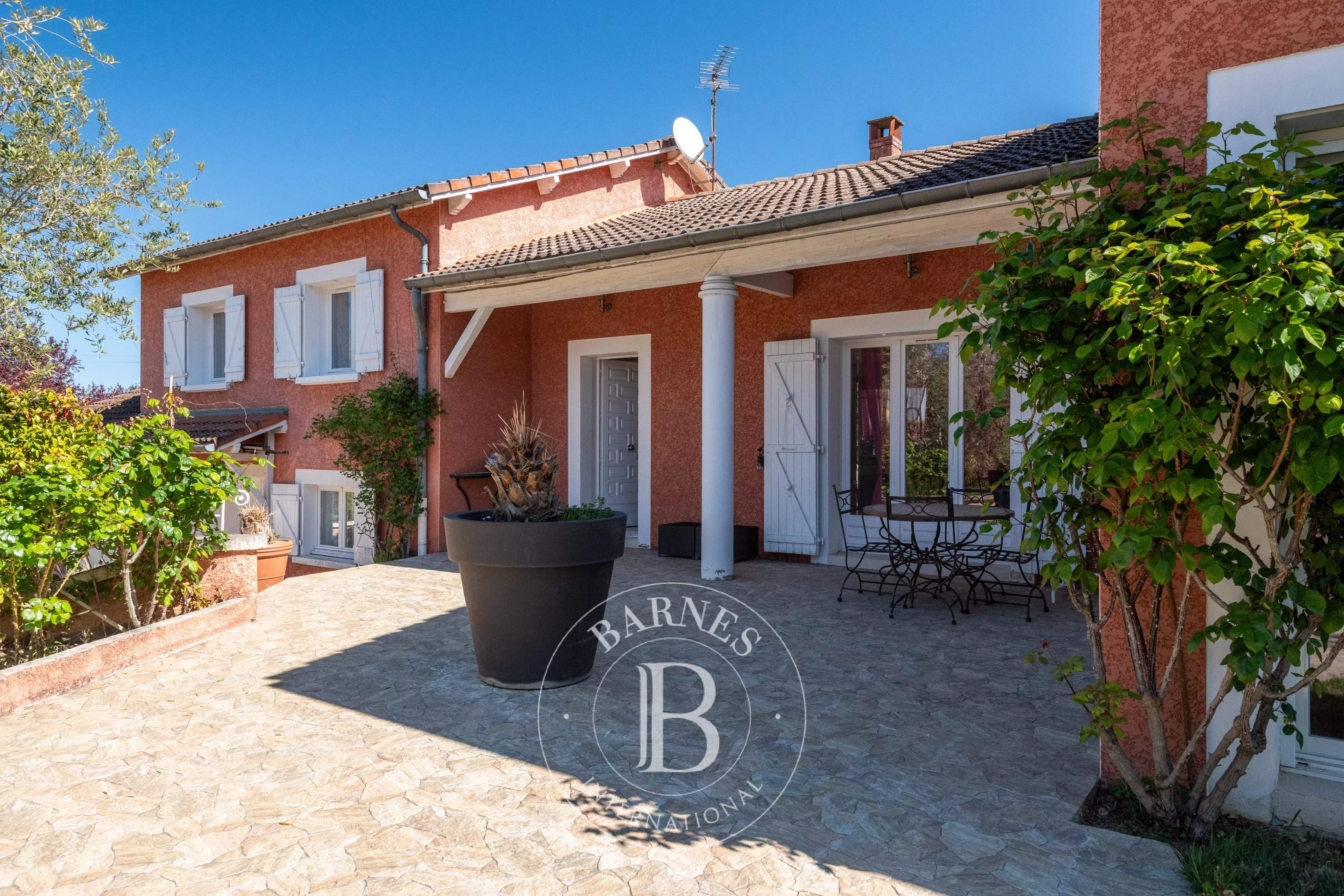 La Tour-de-Salvagny  - Maison 6 Pi&egrave;ces 5 Chambres - picture 7