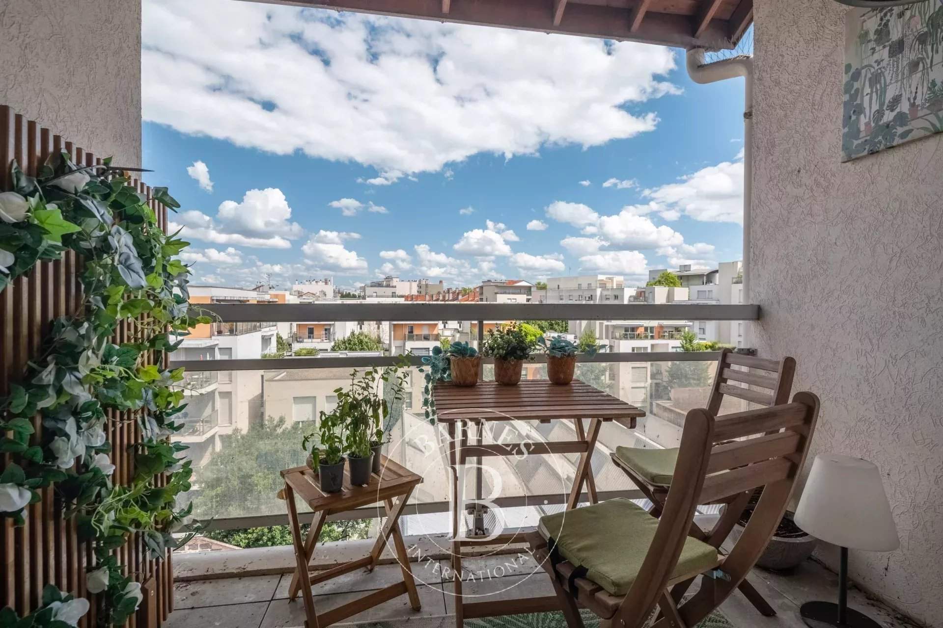 Lyon  - Appartement 5 Pièces 4 Chambres - picture 2