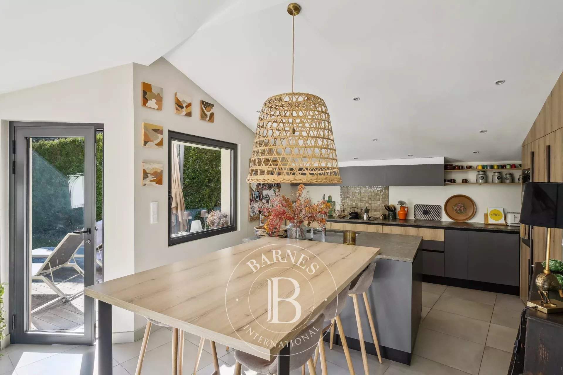 Tassin-la-Demi-Lune  - Maison 10 Pi&egrave;ces 4 Chambres - picture 7