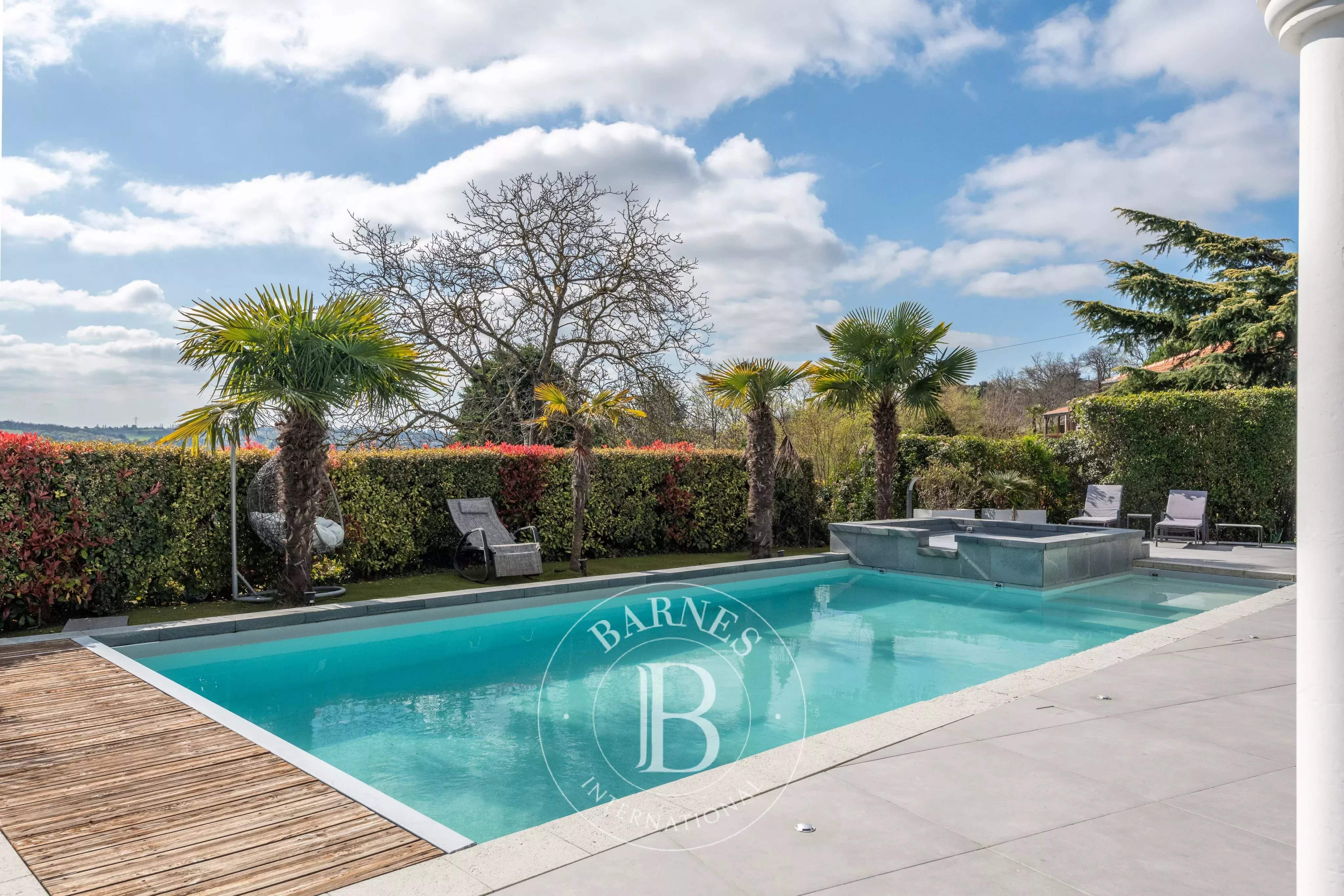 Saint-Genis-Laval  - Maison 9 Pi&egrave;ces 5 Chambres - picture 6