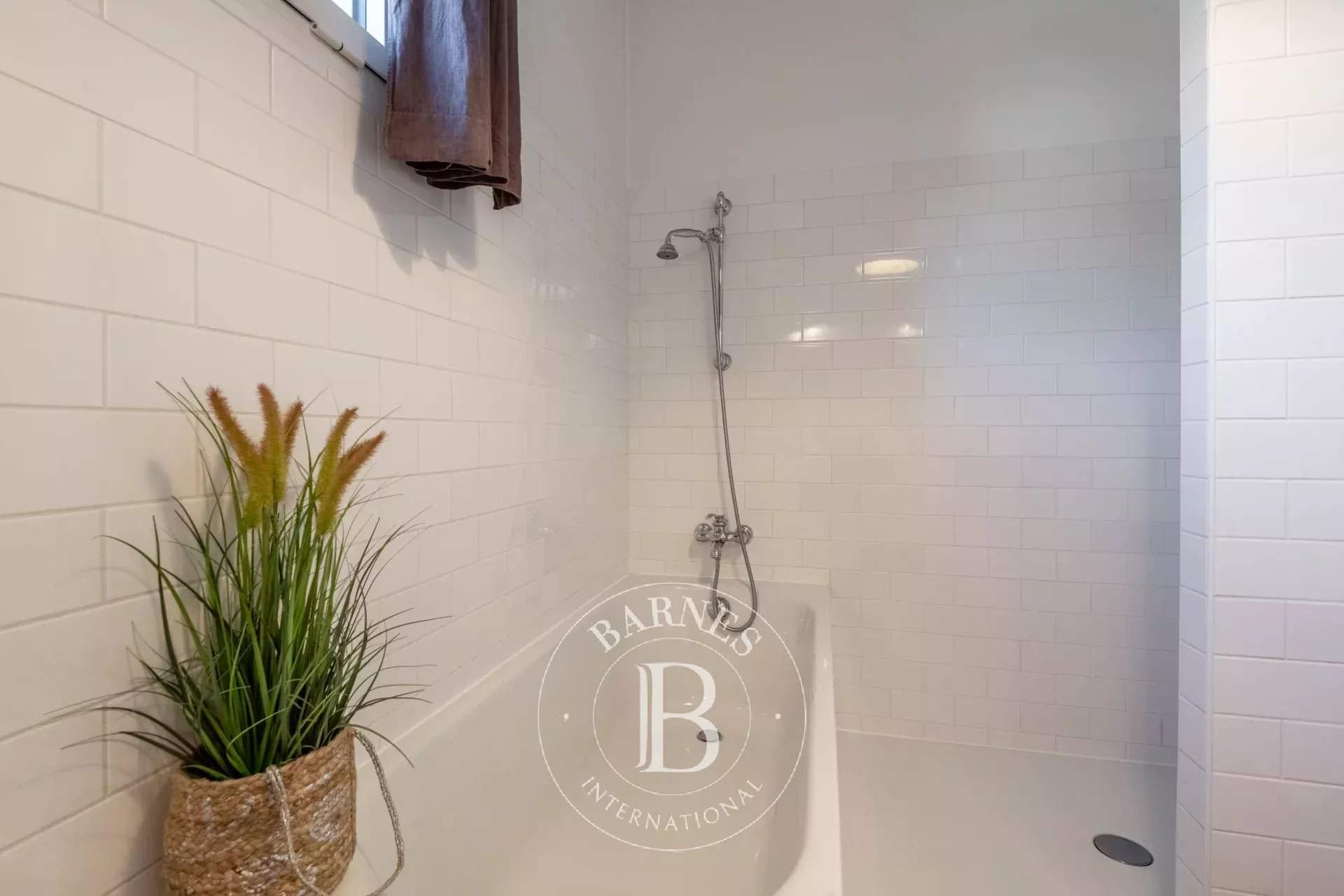 Tassin-la-Demi-Lune  - House 8 Bedrooms - picture 17