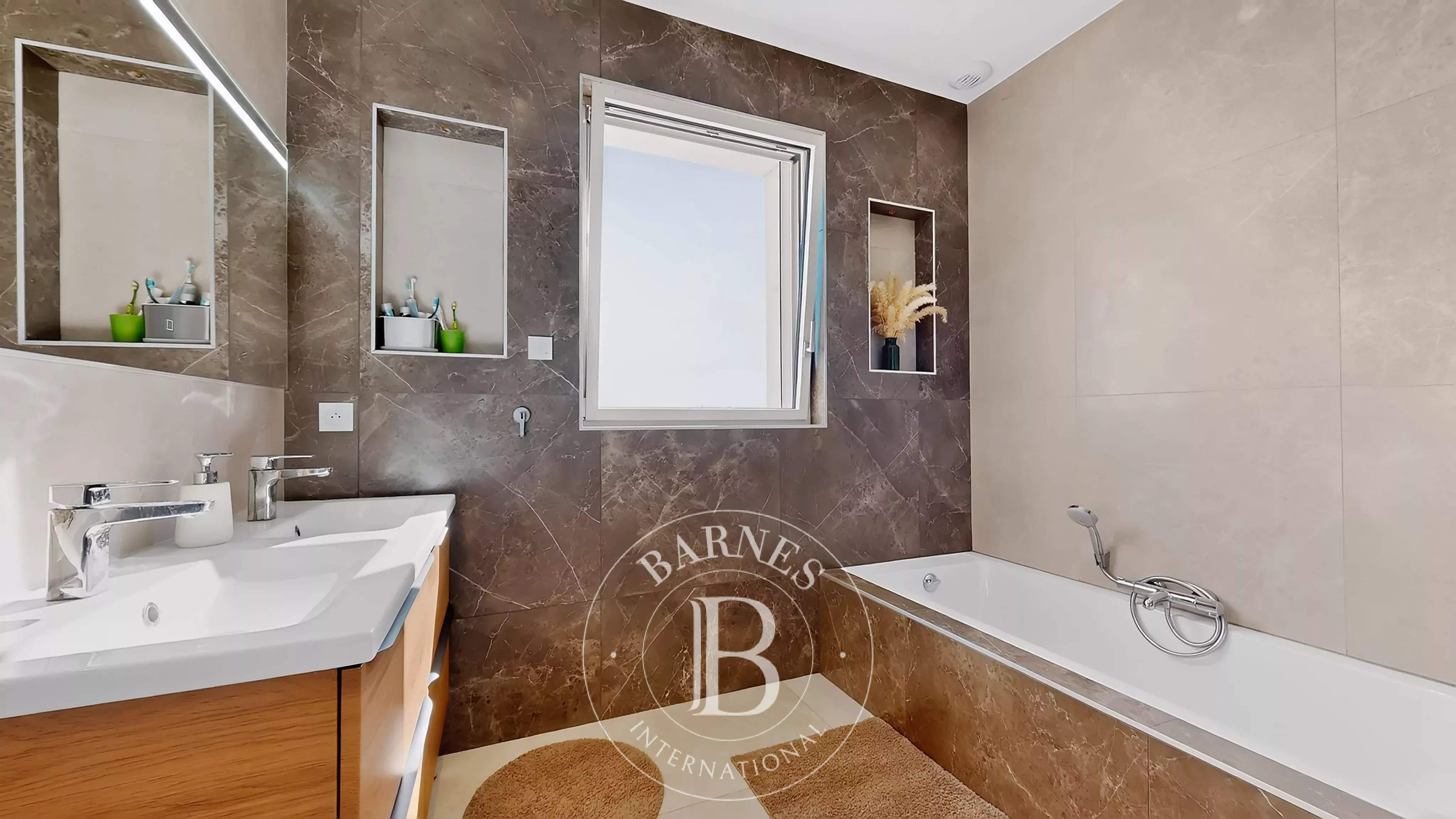 Vernaison  - Maison 6 Pi&egrave;ces 4 Chambres - picture 7