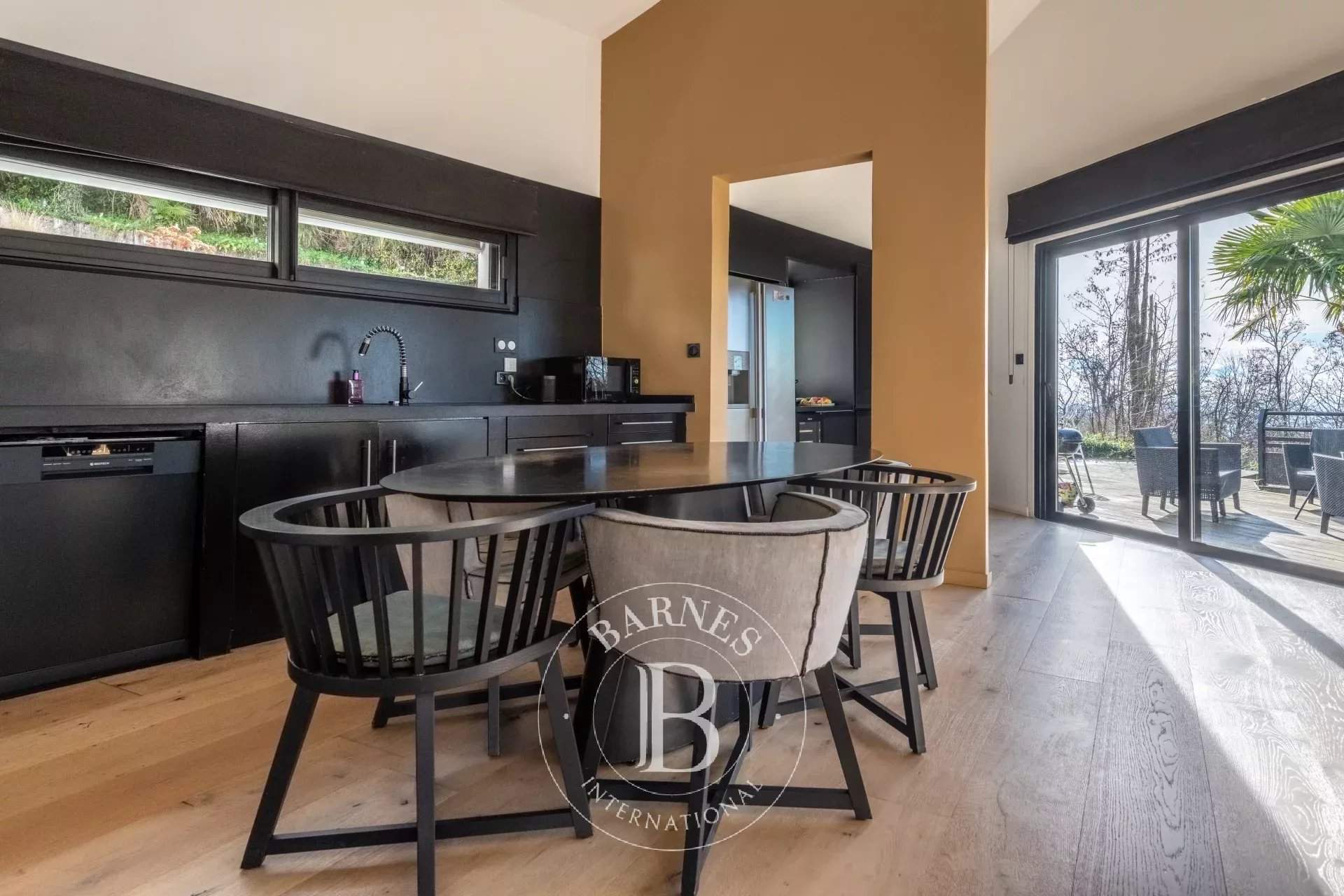 Limonest  - Property 5 Bedrooms - picture 4