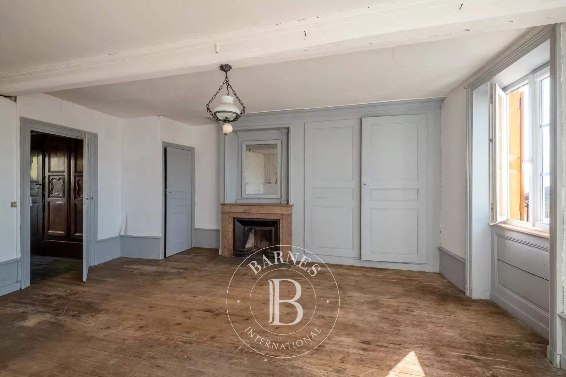 Saint-Germain-Nuelles  - Maison 9 Pi&egrave;ces 5 Chambres - picture 6