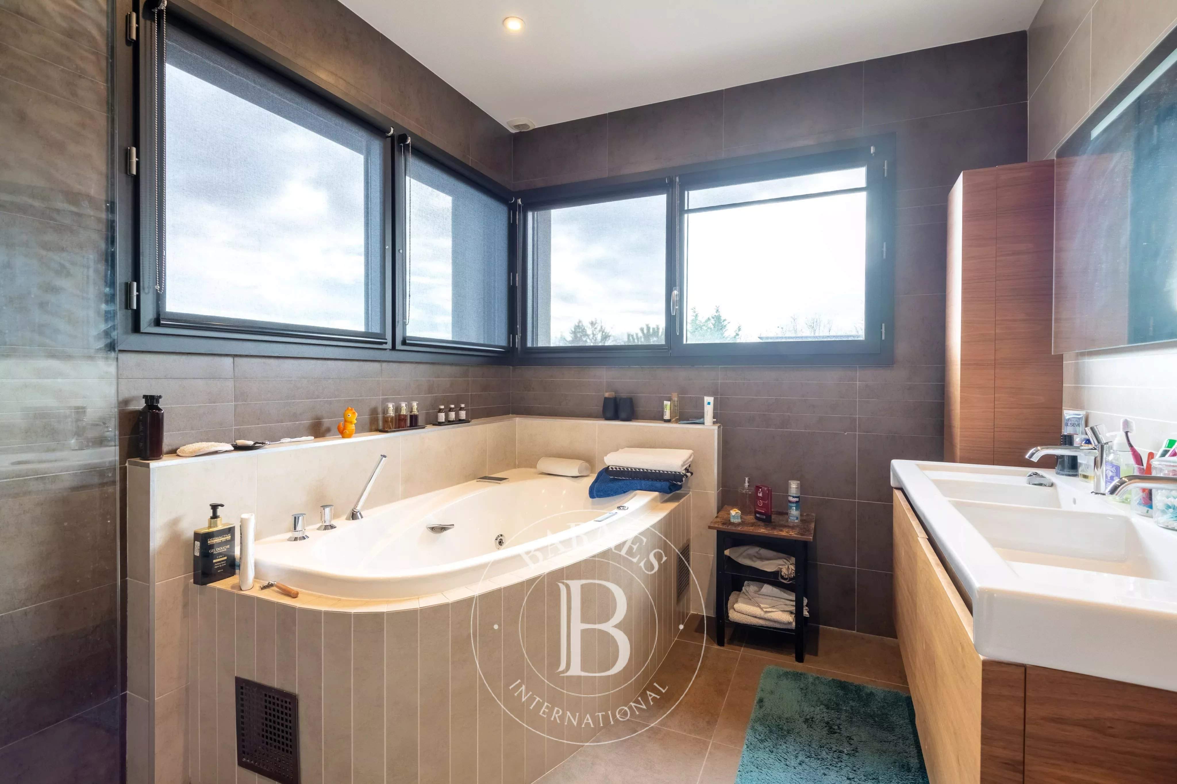 Saint-Cyr-au-Mont-d'Or  - Propriété 6 Pi&egrave;ces 3 Chambres - picture 14