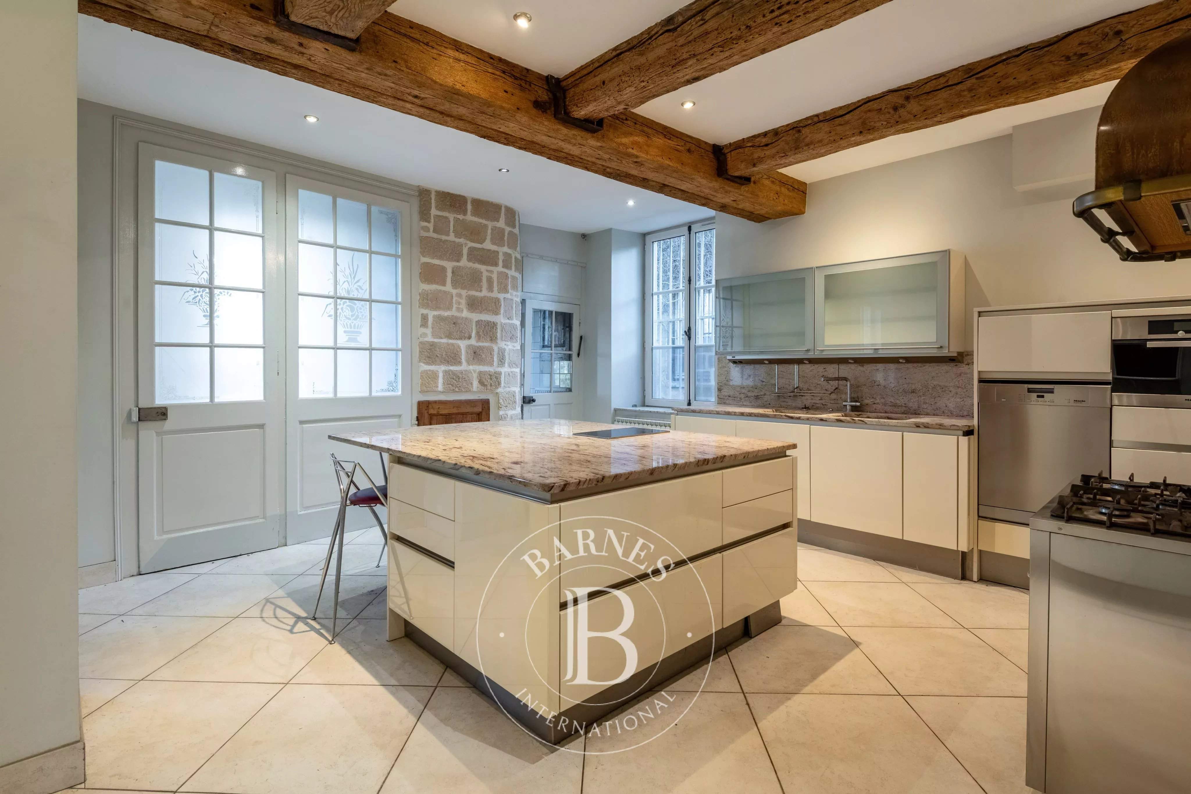 Vernaison  - House 9 Bedrooms - picture 10