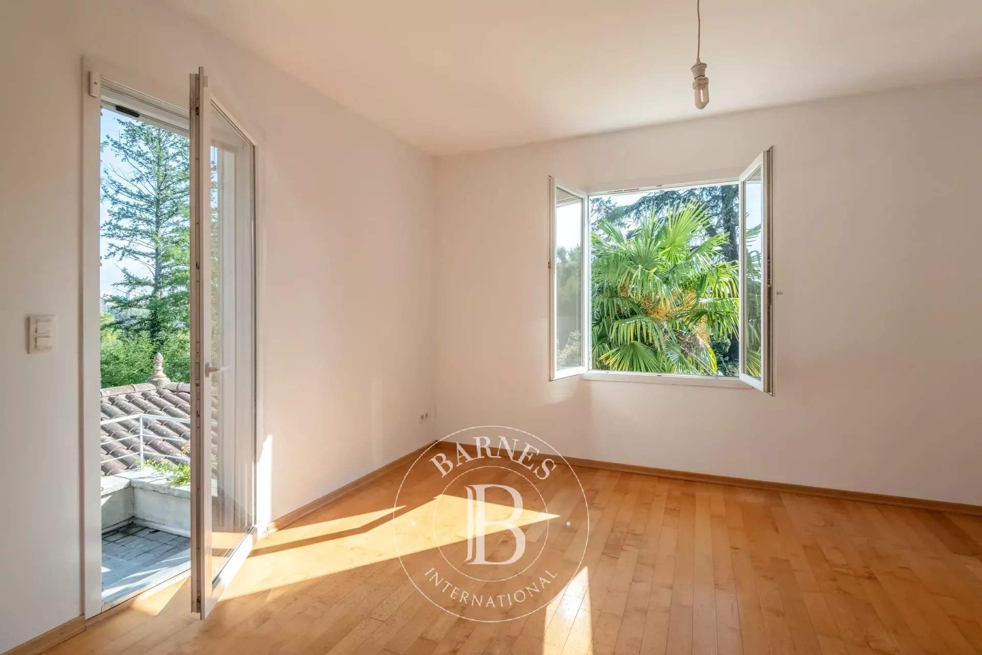 Écully  - Maison 7 Pi&egrave;ces 4 Chambres - picture 11