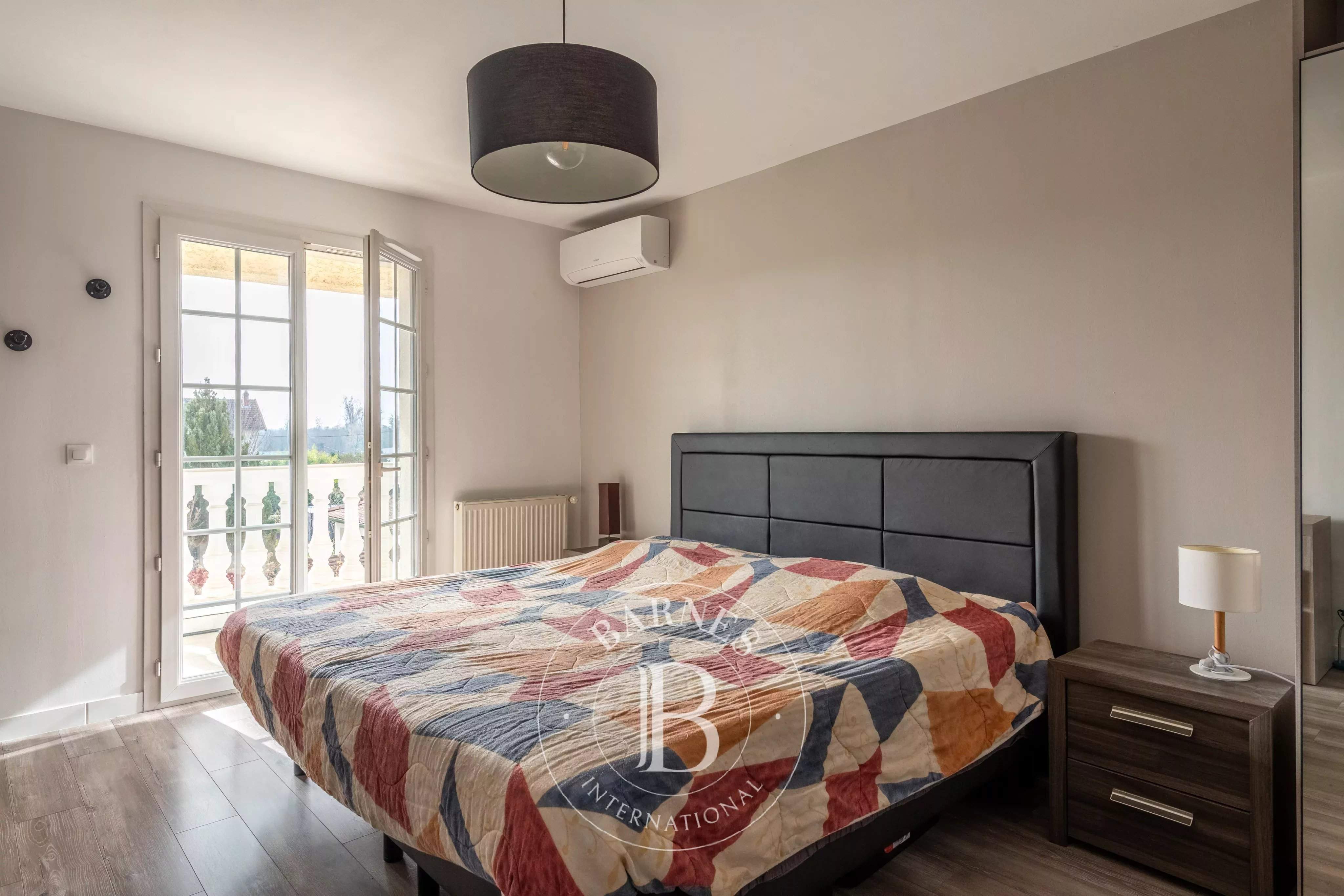 Neyron  - Maison 7 Pi&egrave;ces 5 Chambres - picture 6