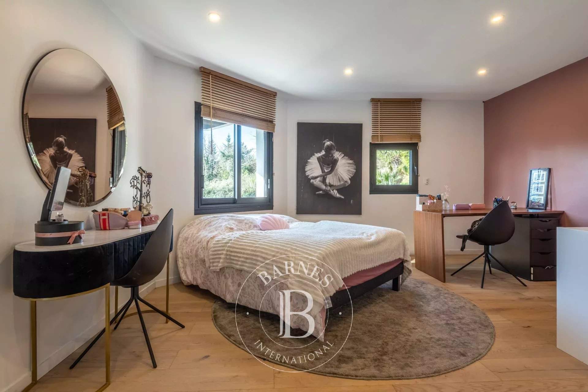 Limonest  - Property 5 Bedrooms - picture 17