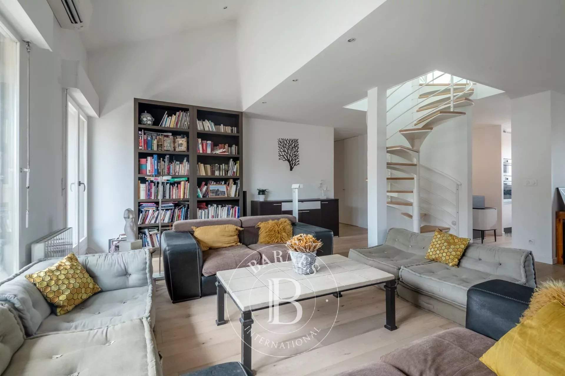 Lyon  - Appartement 5 Pièces 4 Chambres - picture 4