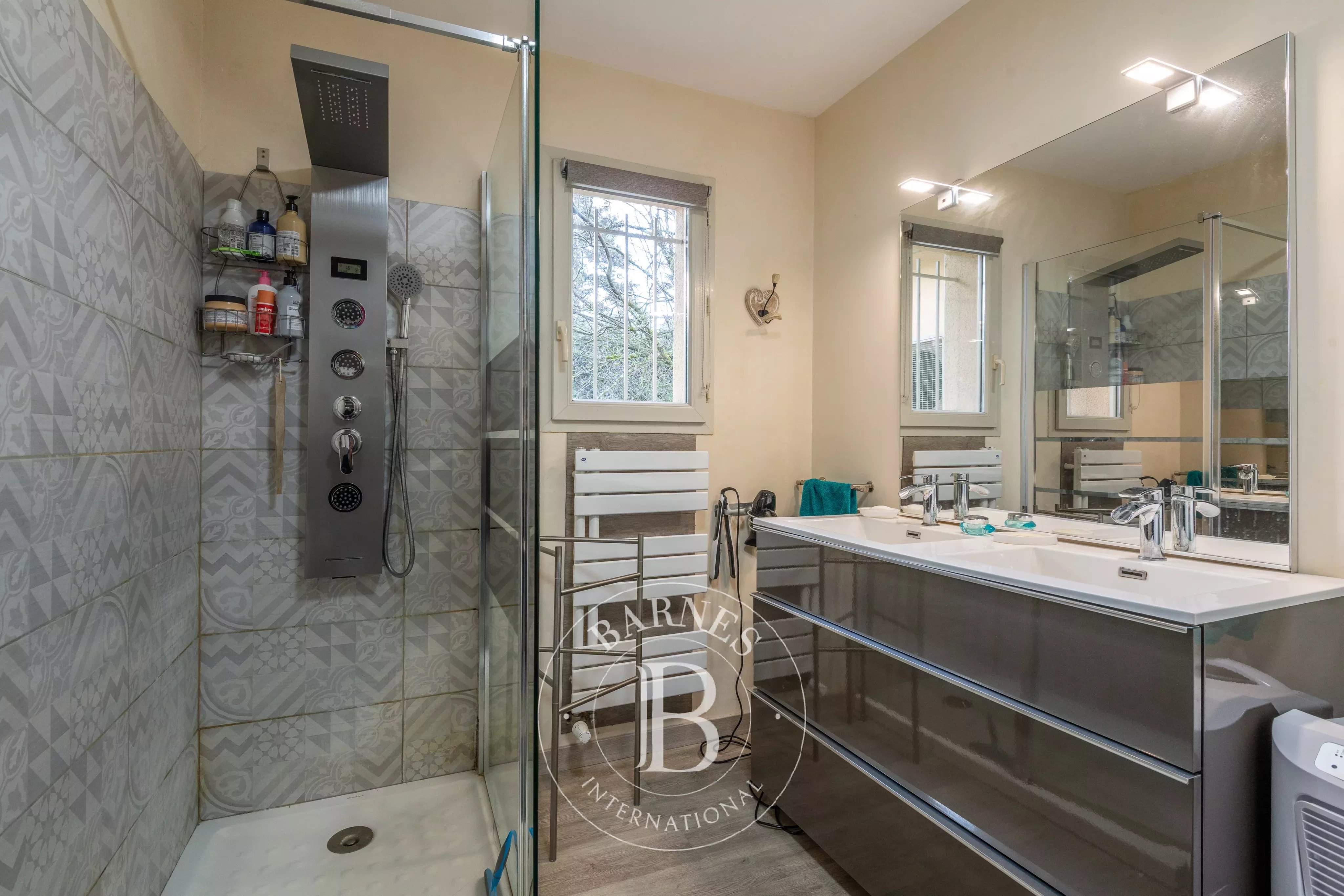 Grézieu-la-Varenne  - Maison 6 Pi&egrave;ces 5 Chambres - picture 11