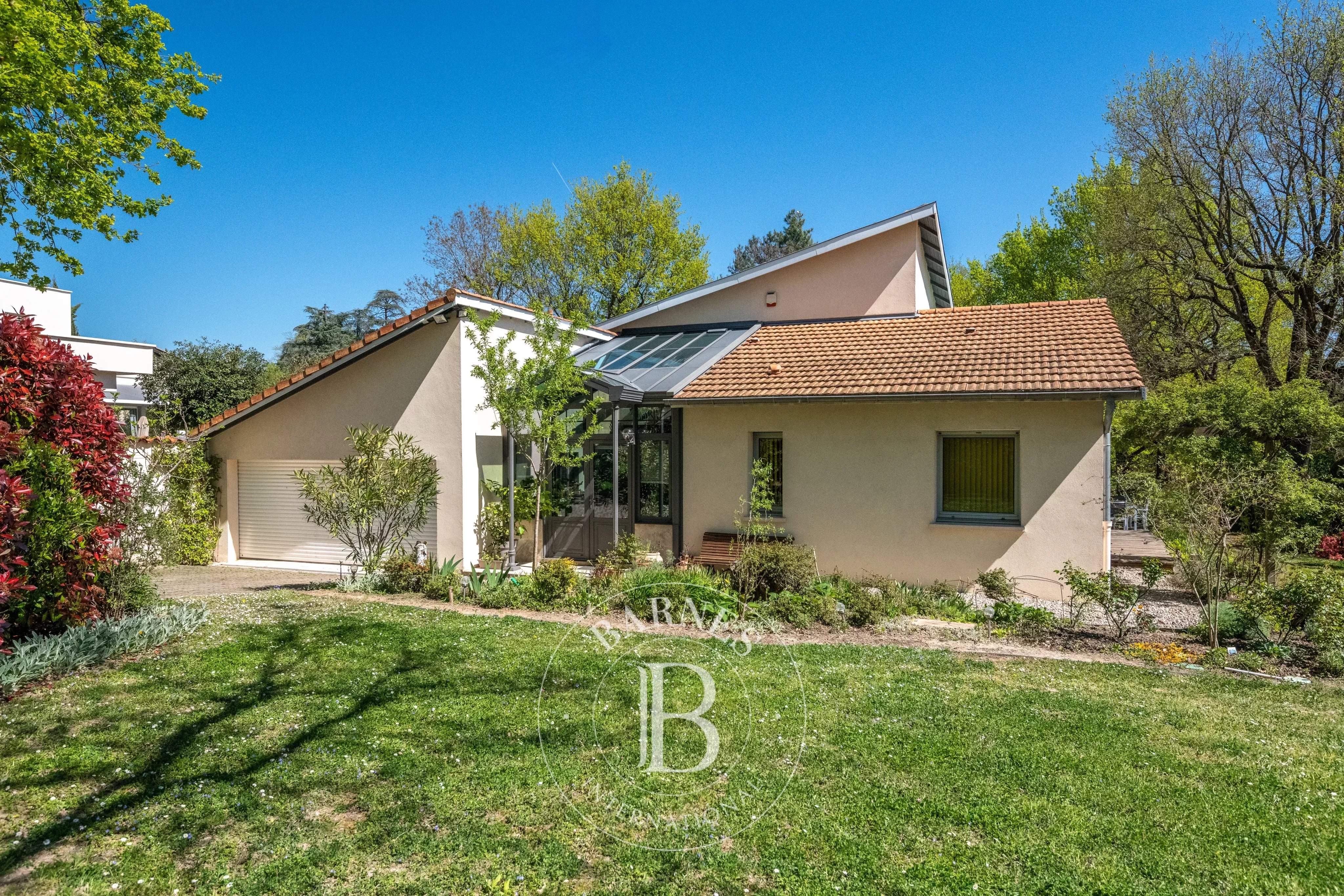 Charbonnières-les-Bains  - Maison 6 Pi&egrave;ces 5 Chambres - picture 5