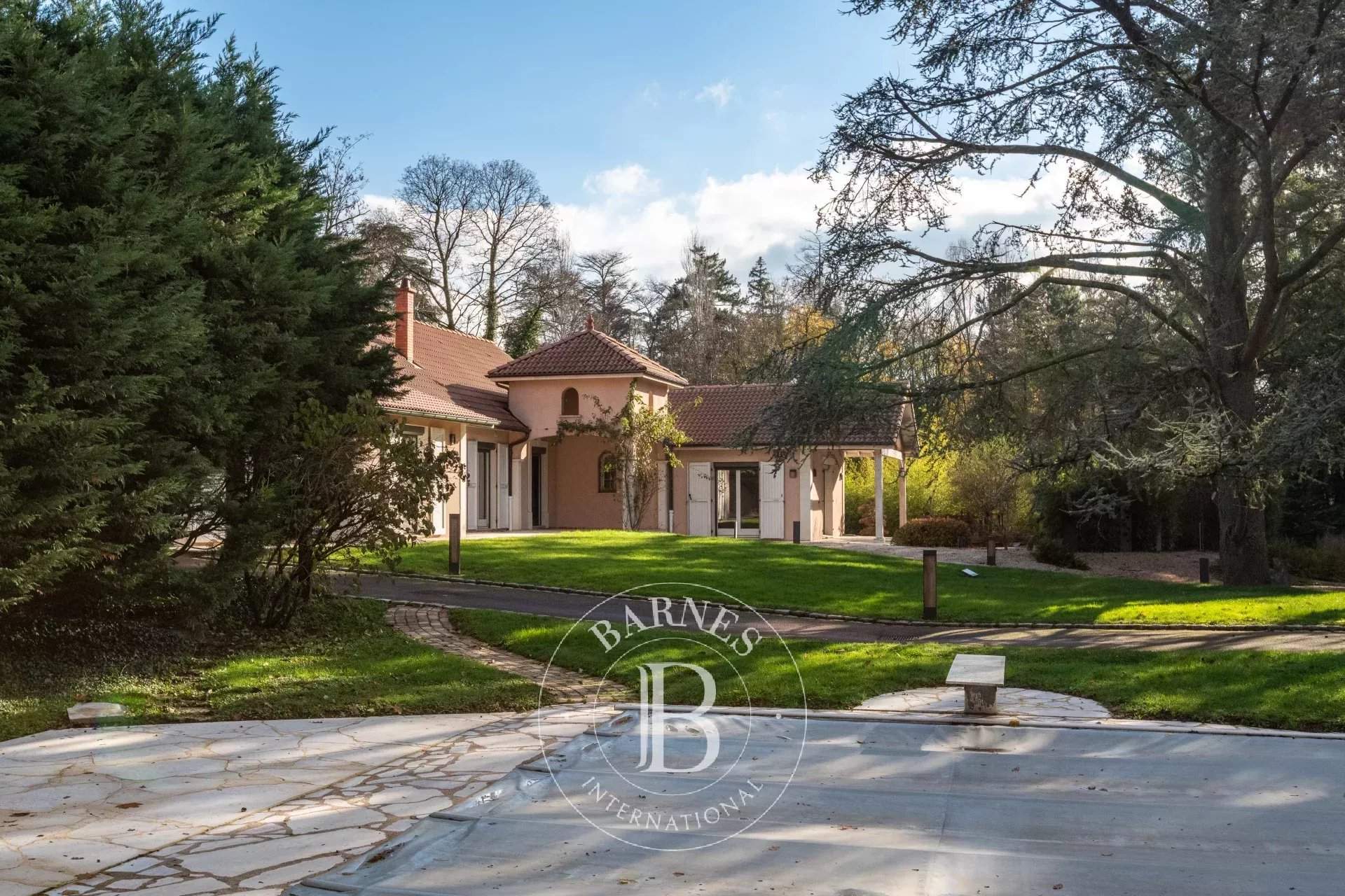 Écully  - House 4 Bedrooms - picture 1