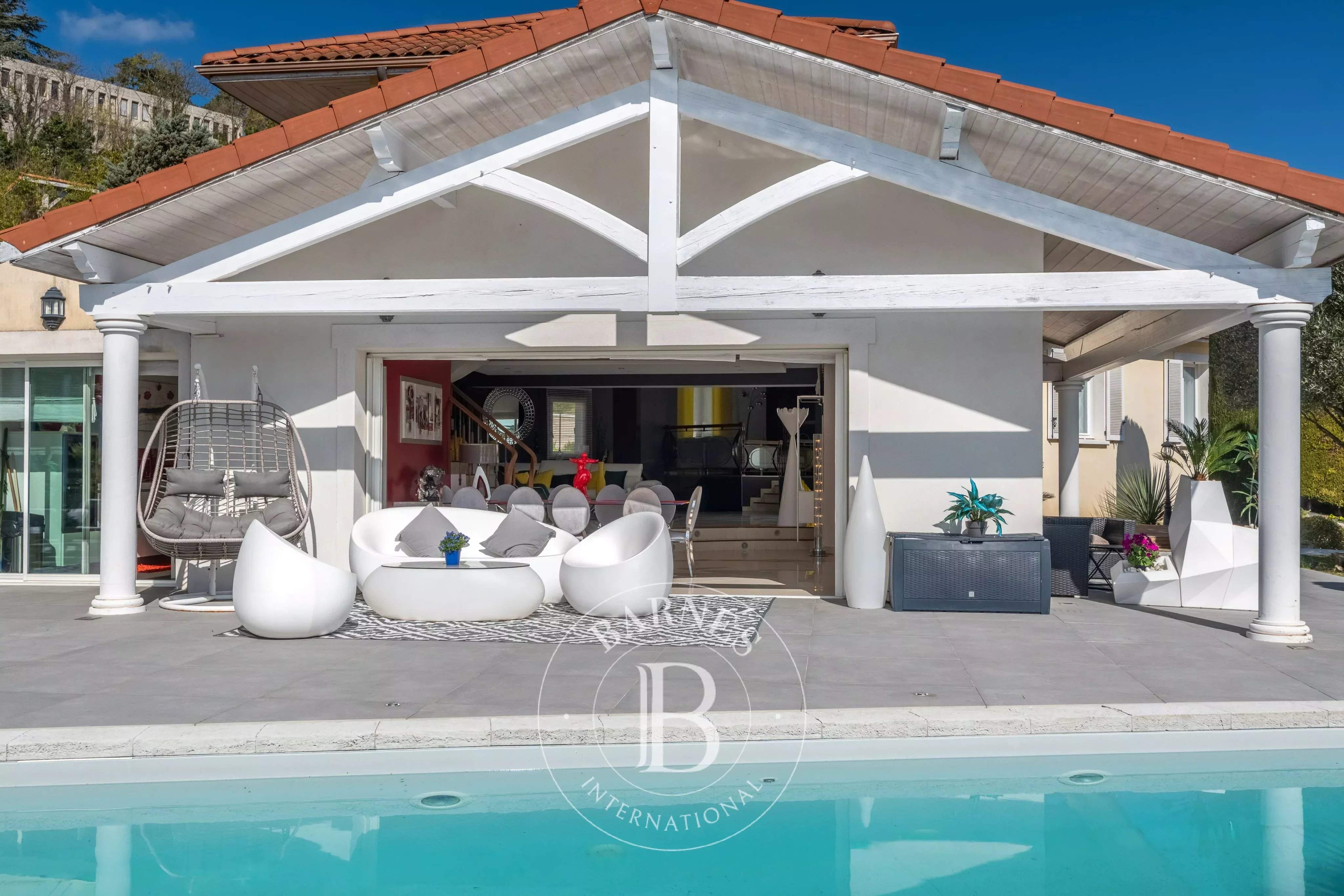 Saint-Genis-Laval  - Maison 9 Pi&egrave;ces 5 Chambres - picture 9