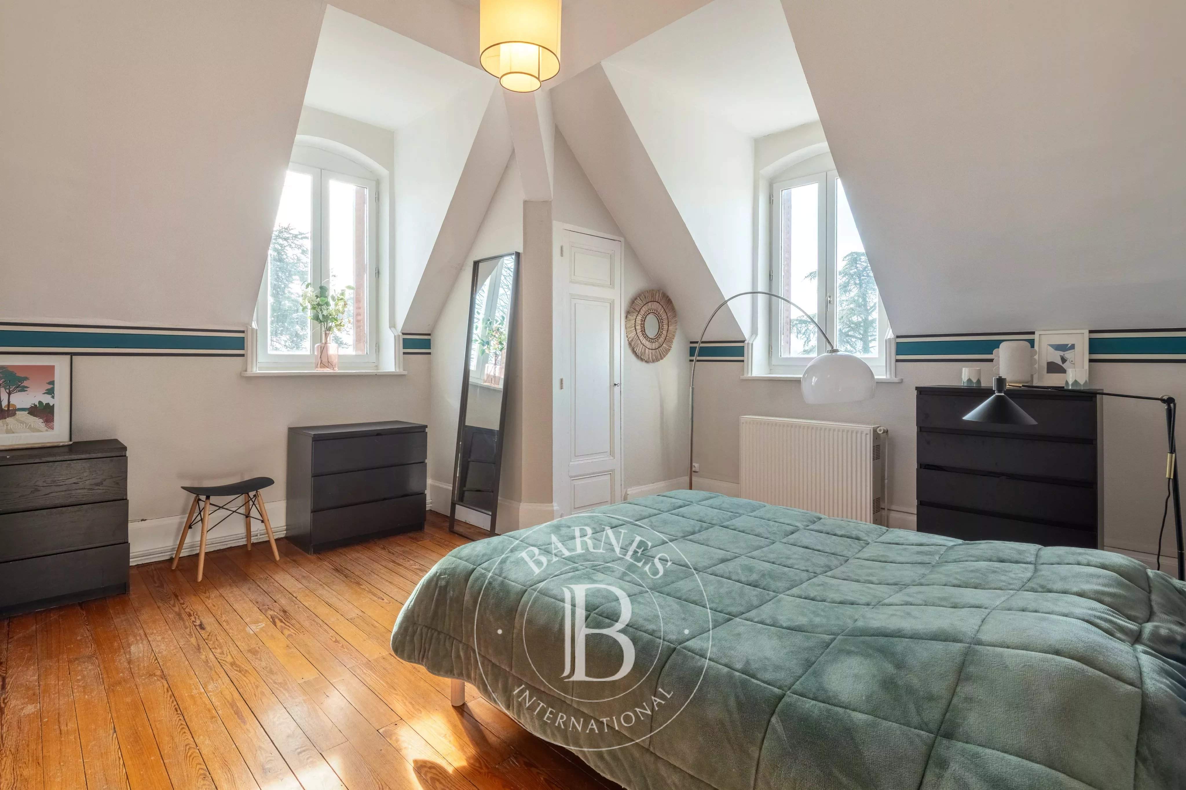 Neuville-sur-Saône  - Appartement 4 Pi&egrave;ces 3 Chambres - picture 9