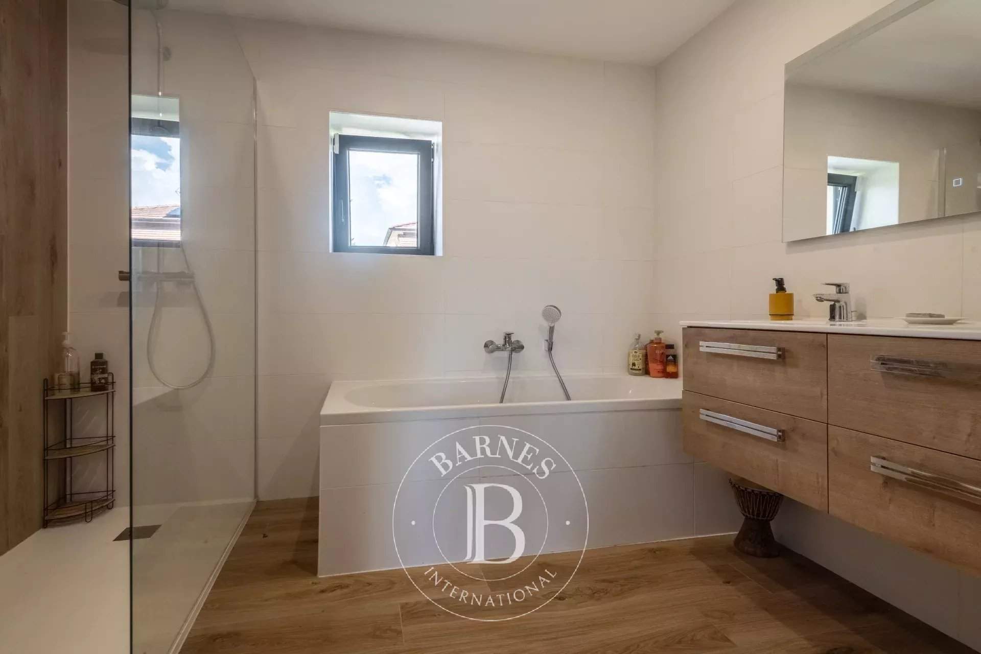 Jonage  - House 5 Bedrooms - picture 10