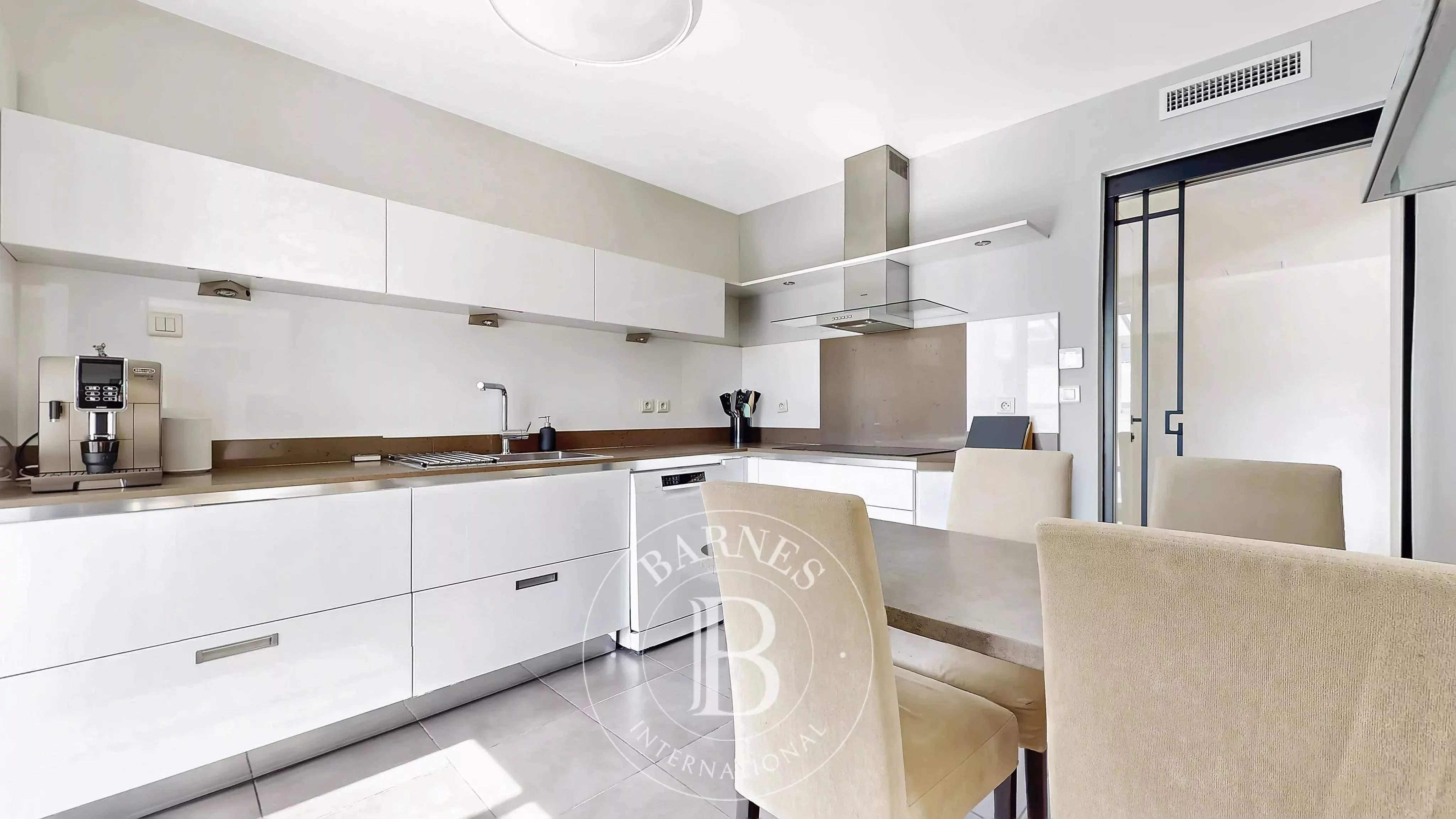 Lyon  - Appartement 5 Pi&egrave;ces 4 Chambres - picture 2