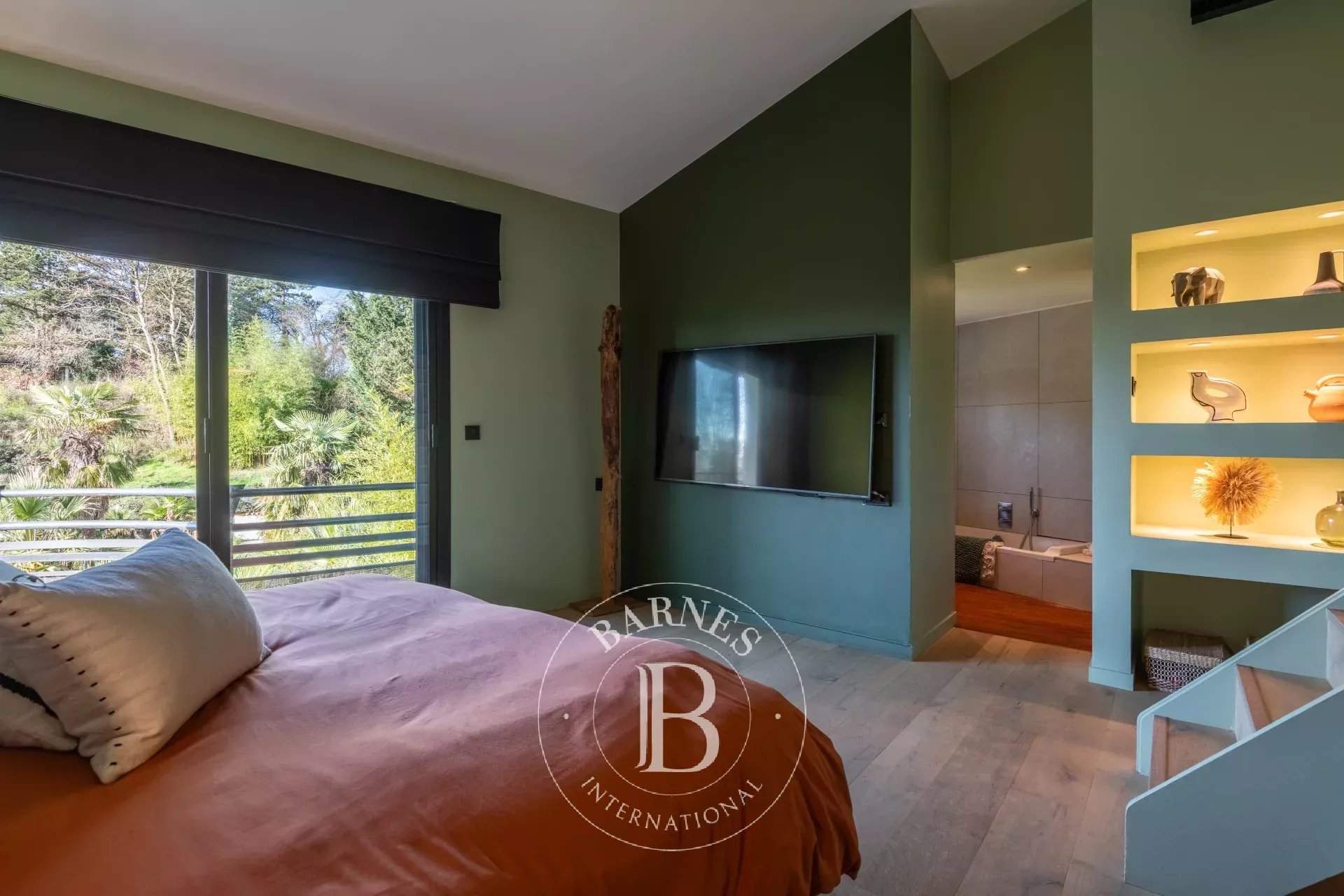 Limonest  - Property 5 Bedrooms - picture 7