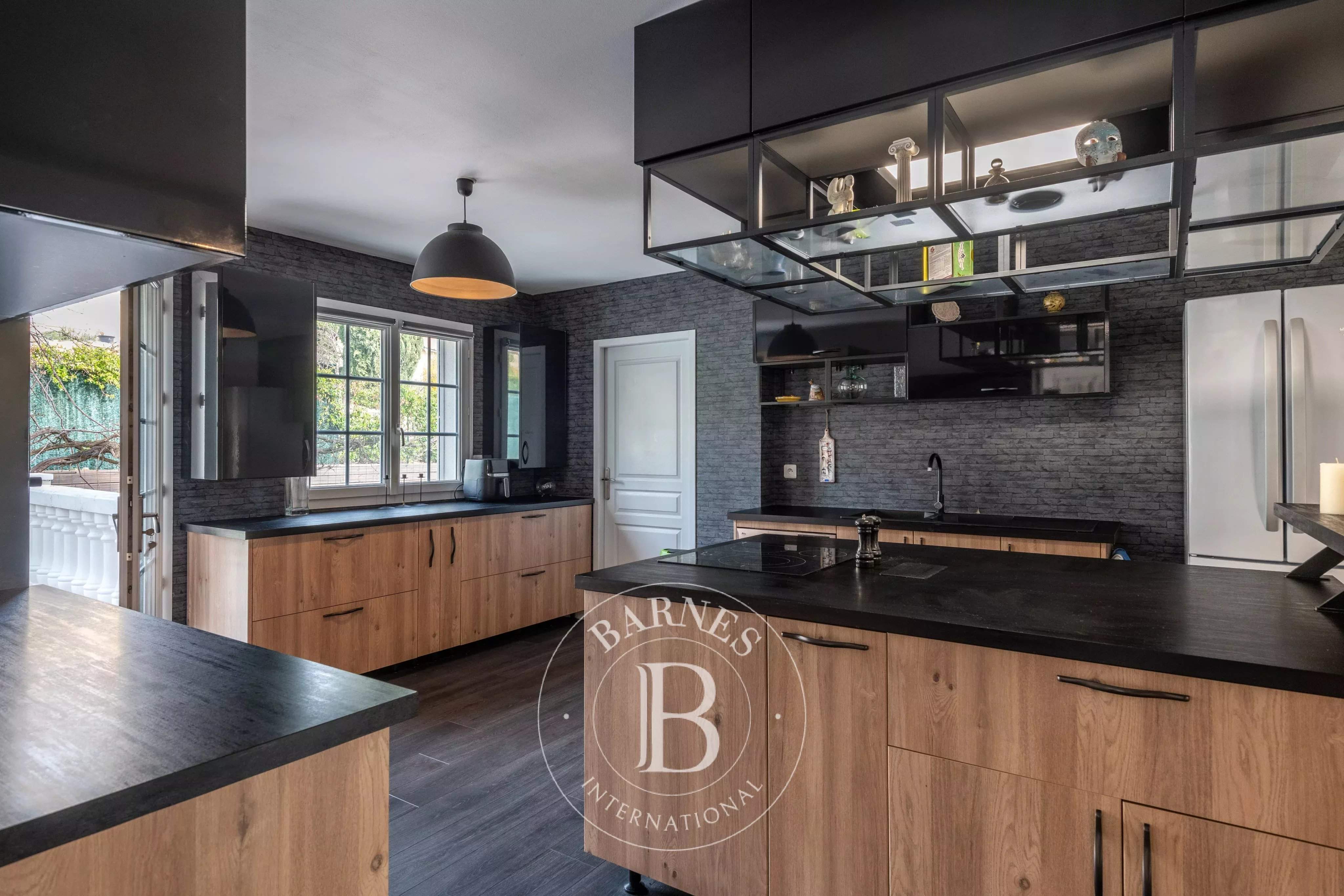 Neyron  - Maison 7 Pi&egrave;ces 5 Chambres - picture 3