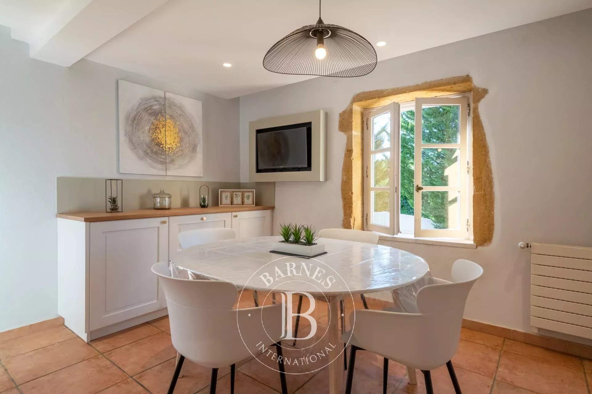 Saint-Germain-Nuelles  - Maison 7 Pièces 4 Chambres - picture 5