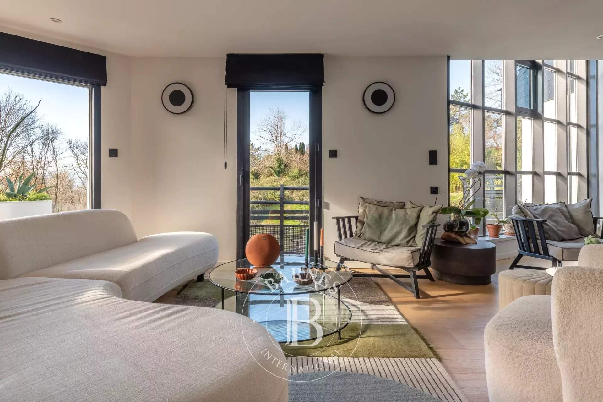 Limonest  - Property 5 Bedrooms - picture 10