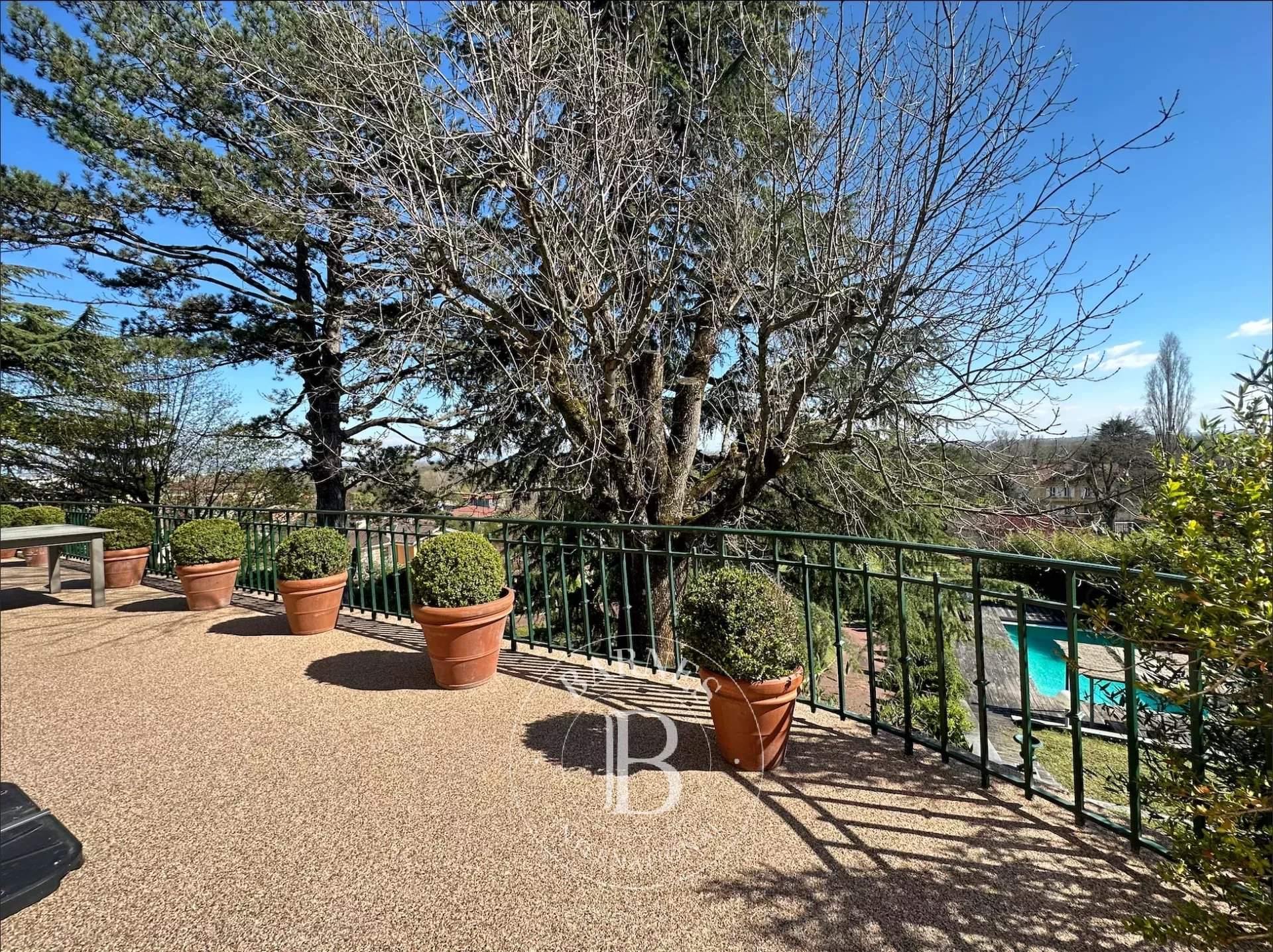 Neyron  - Maison 8 Pi&egrave;ces 6 Chambres - picture 4