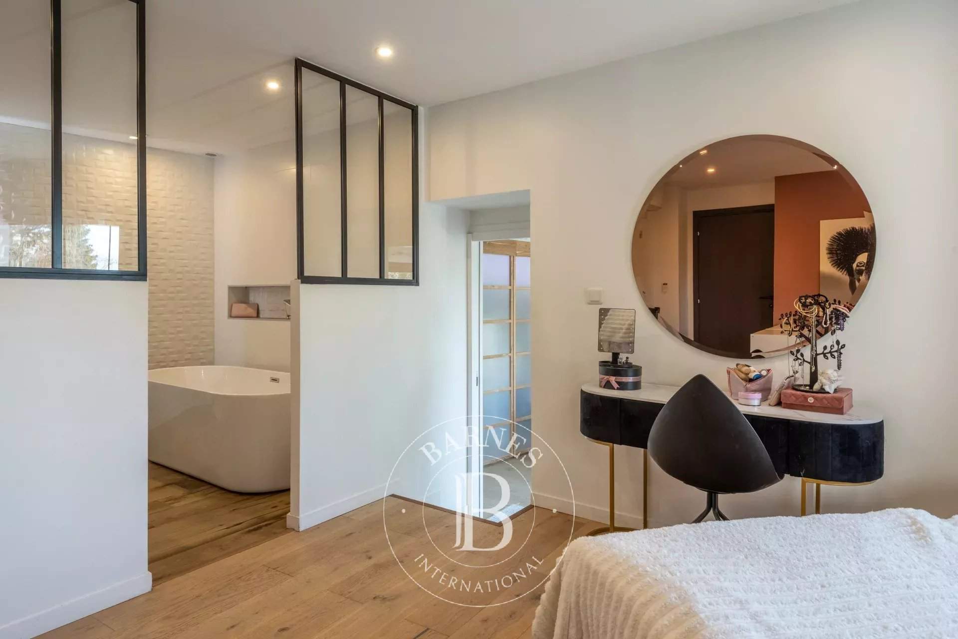 Limonest  - Property 5 Bedrooms - picture 18