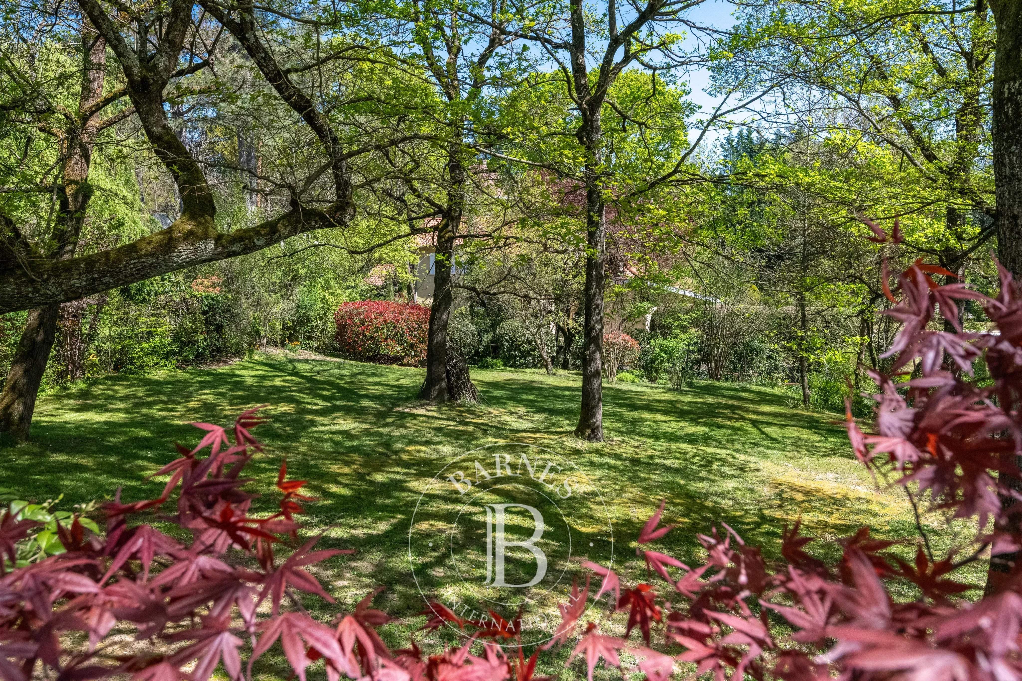 Charbonnières-les-Bains  - Maison 6 Pi&egrave;ces 5 Chambres - picture 9