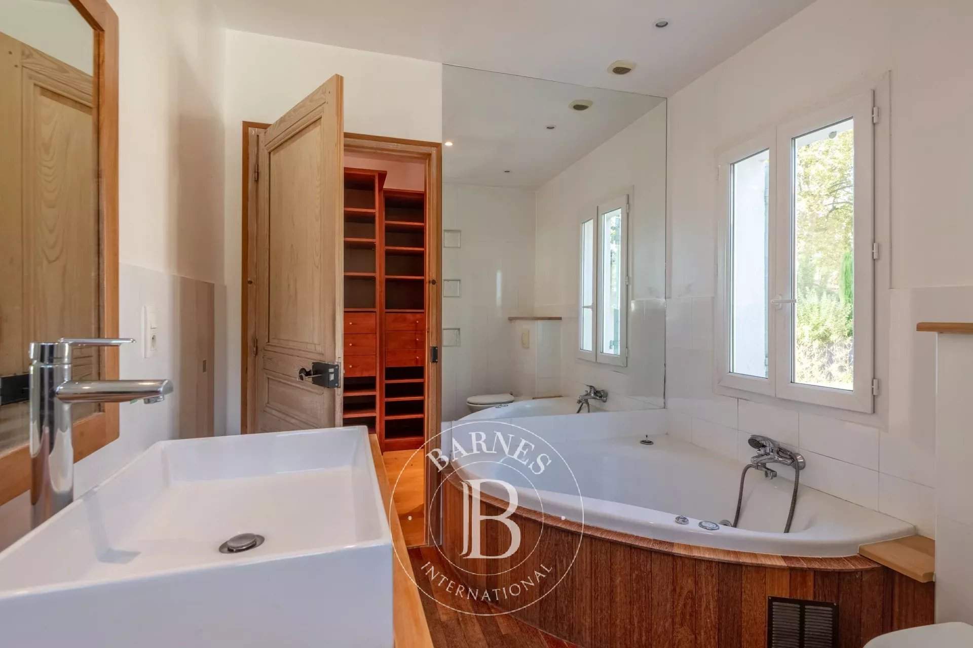 Écully  - Maison 7 Pi&egrave;ces 4 Chambres - picture 12