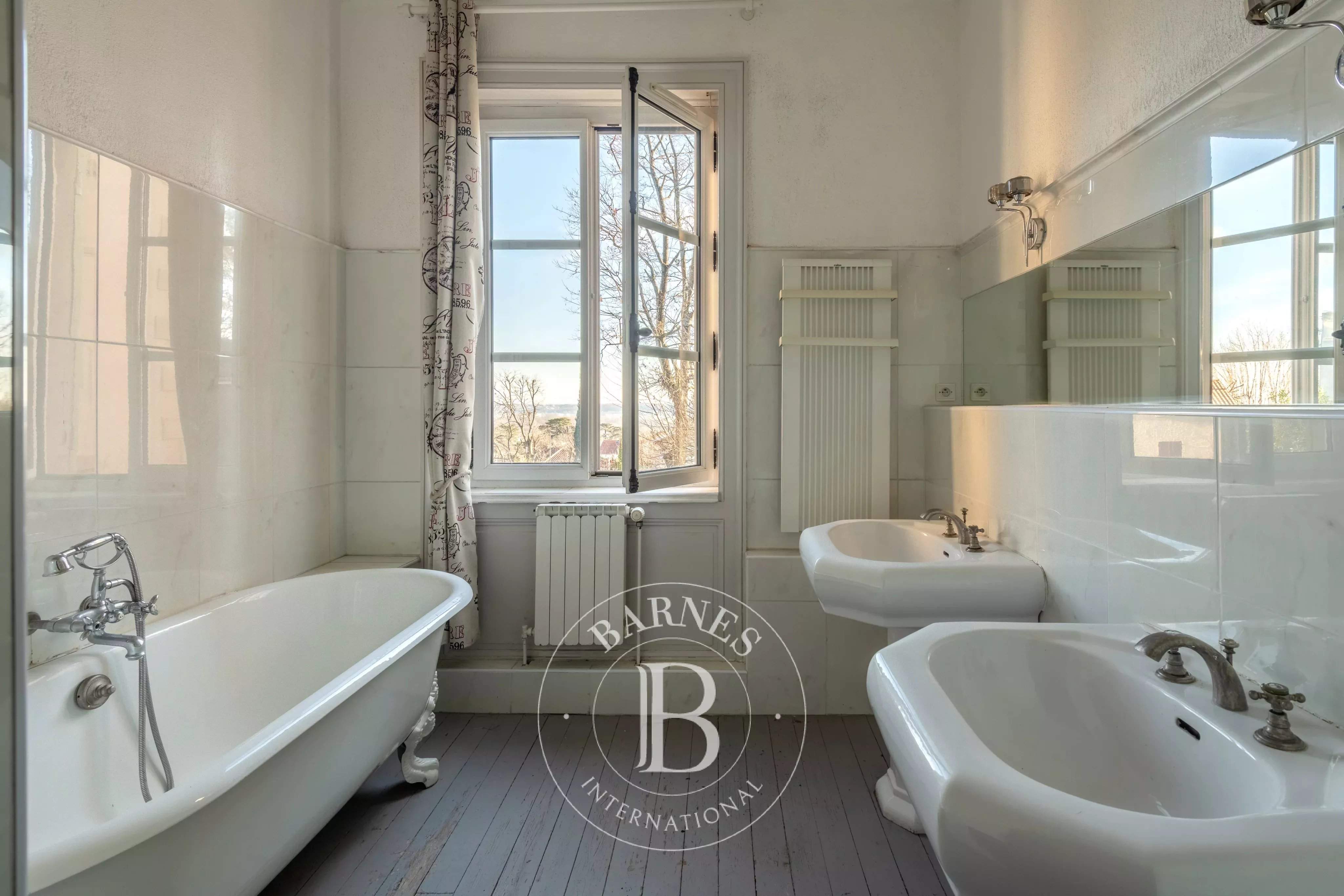 Vernaison  - House 9 Bedrooms - picture 17