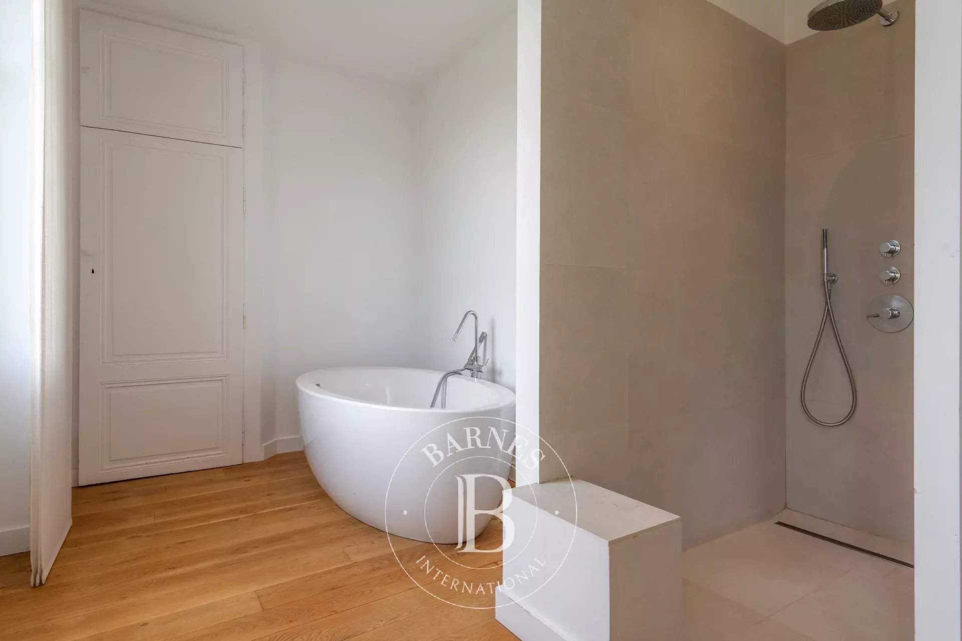 Caluire-et-Cuire  - House 6 Bedrooms - picture 12