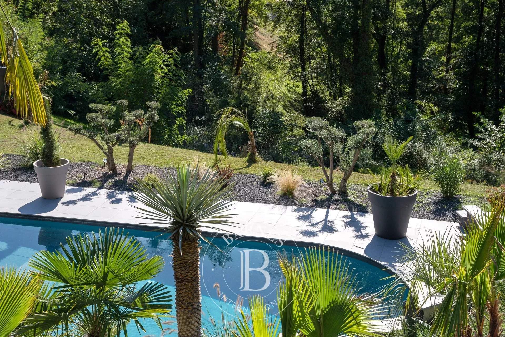 Limonest  - Property 5 Bedrooms - picture 8