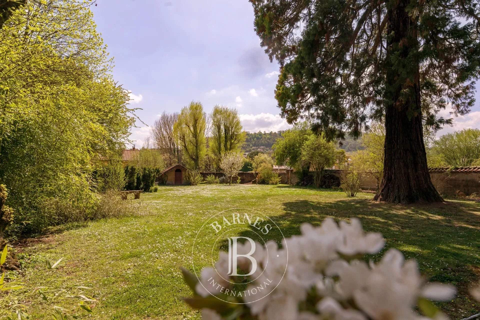 Chessy  - Property 7 Bedrooms - picture 13