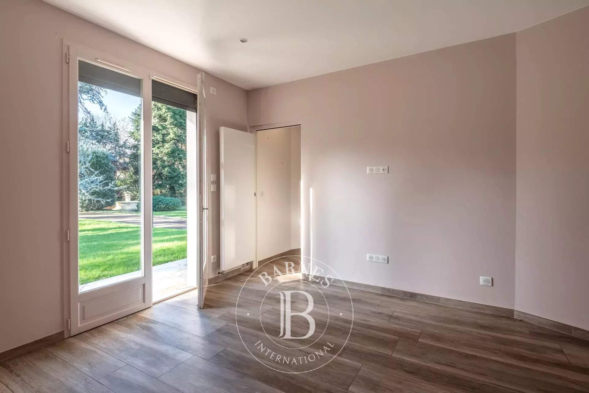 Écully  - House 4 Bedrooms - picture 11