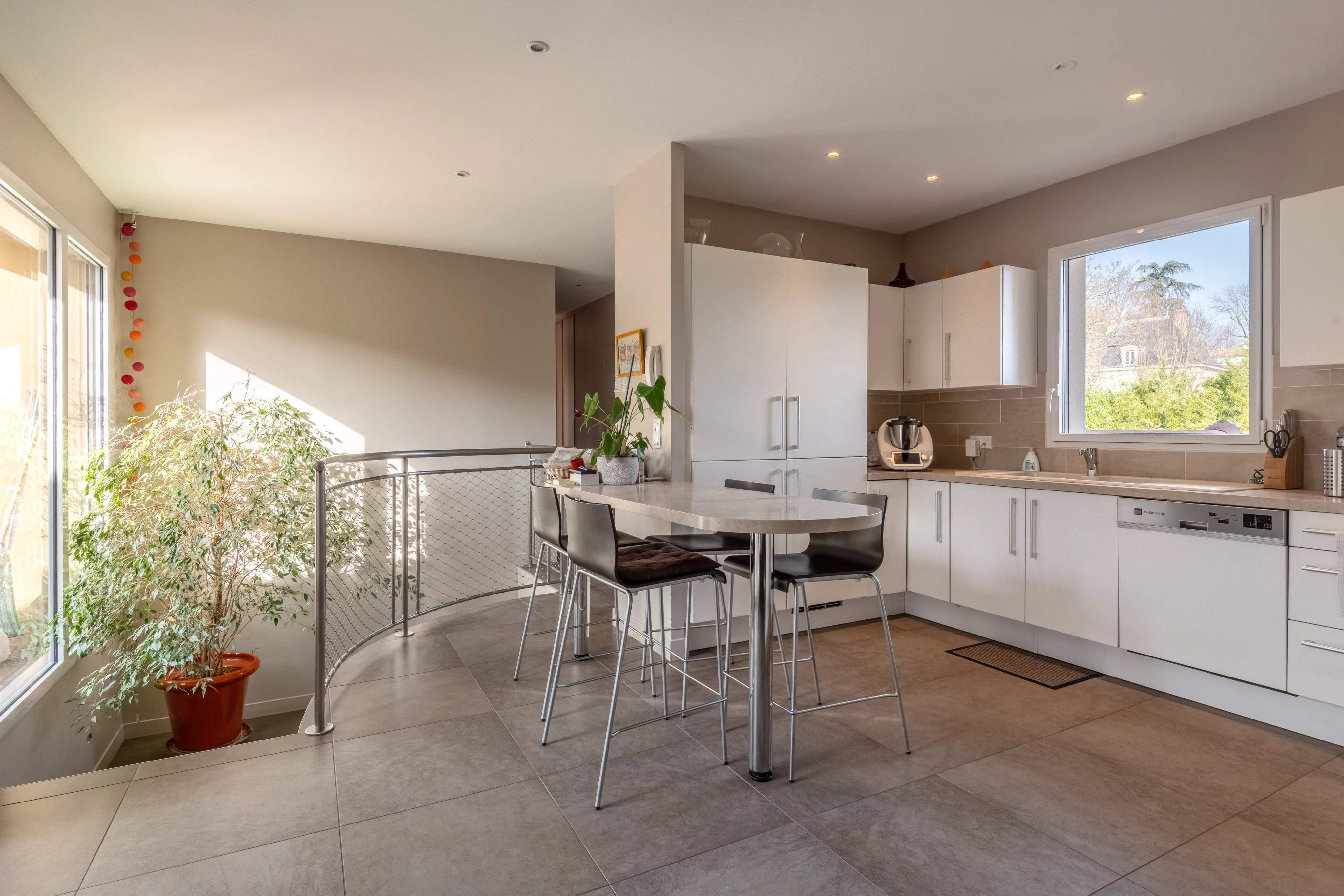 Collonges-au-Mont-d'Or  - Maison 7 Pi&egrave;ces 5 Chambres - picture 13