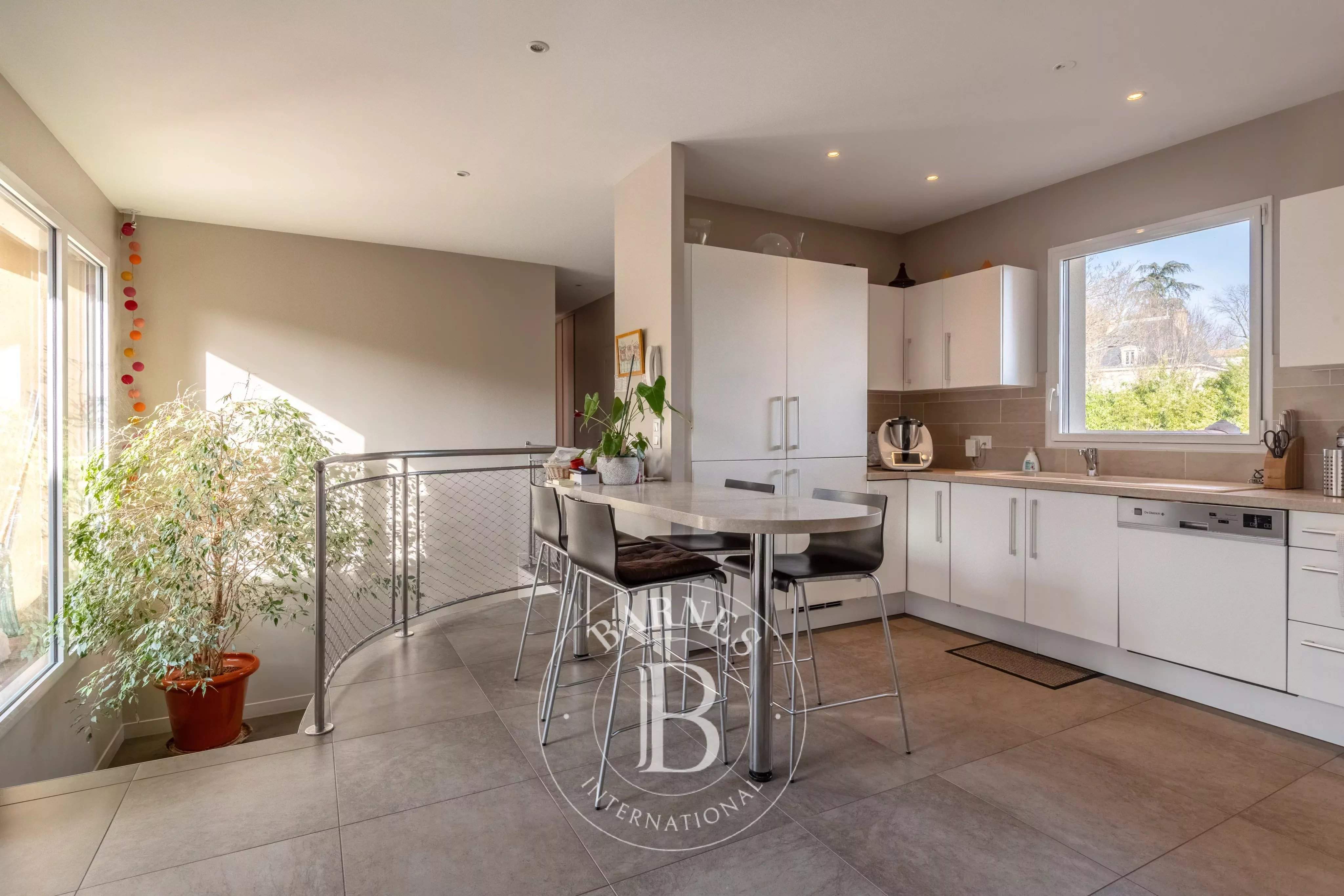 Collonges-au-Mont-d'Or  - Maison 7 Pi&egrave;ces 5 Chambres - picture 13