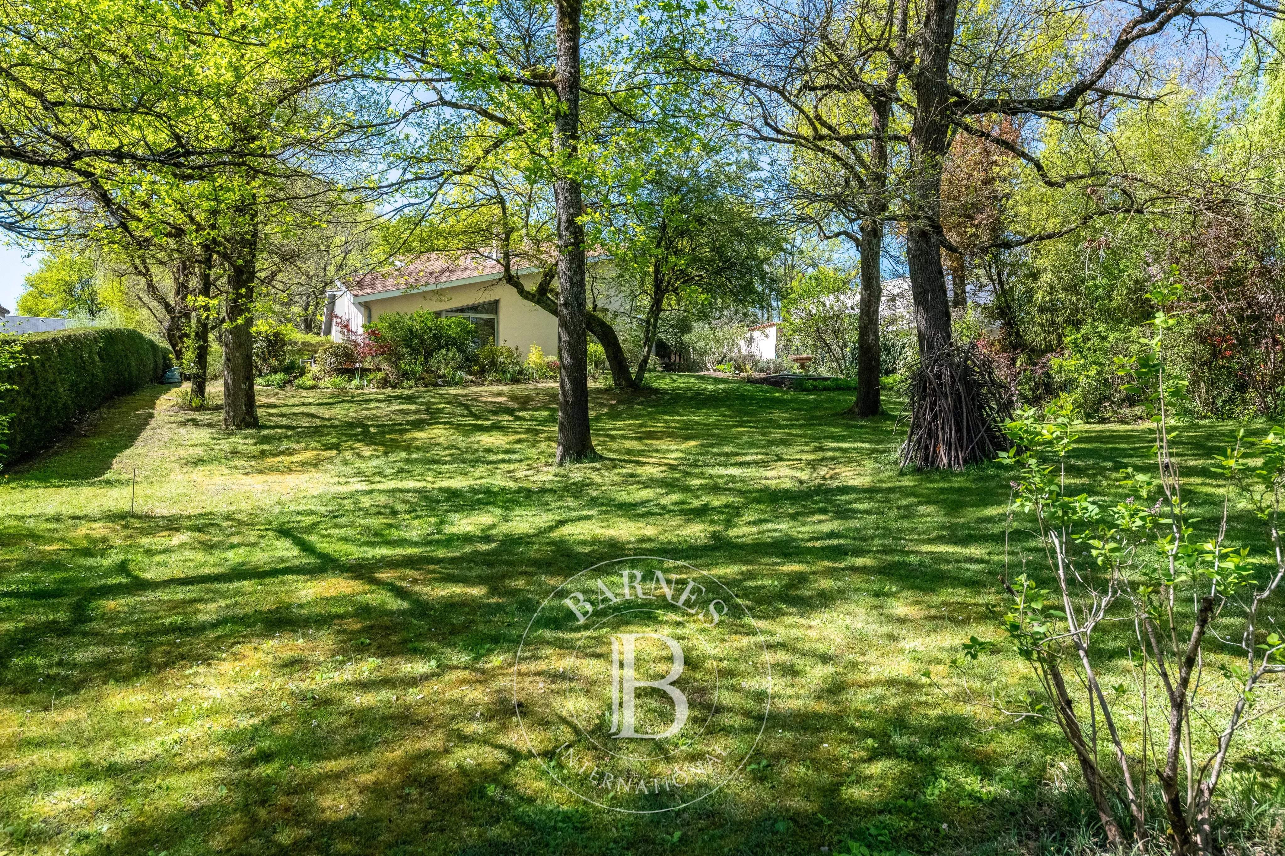 Charbonnières-les-Bains  - Maison 6 Pi&egrave;ces 5 Chambres - picture 7