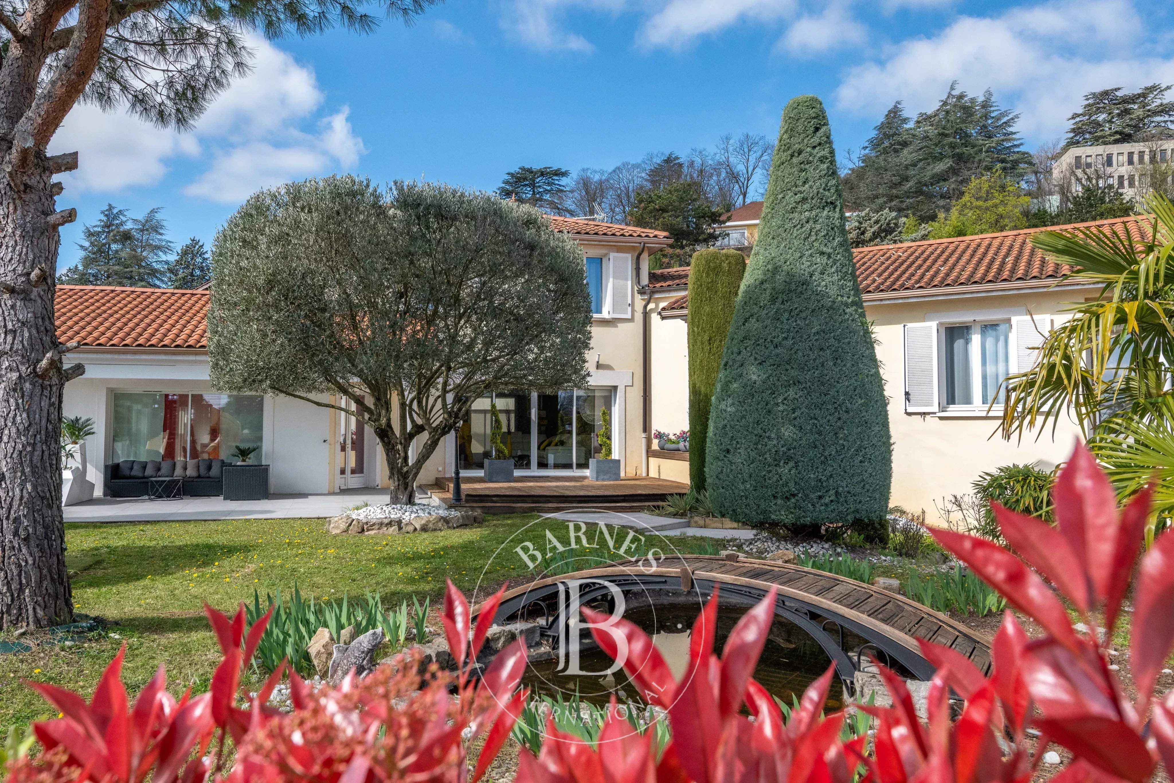 Saint-Genis-Laval  - Maison 9 Pi&egrave;ces 5 Chambres - picture 17