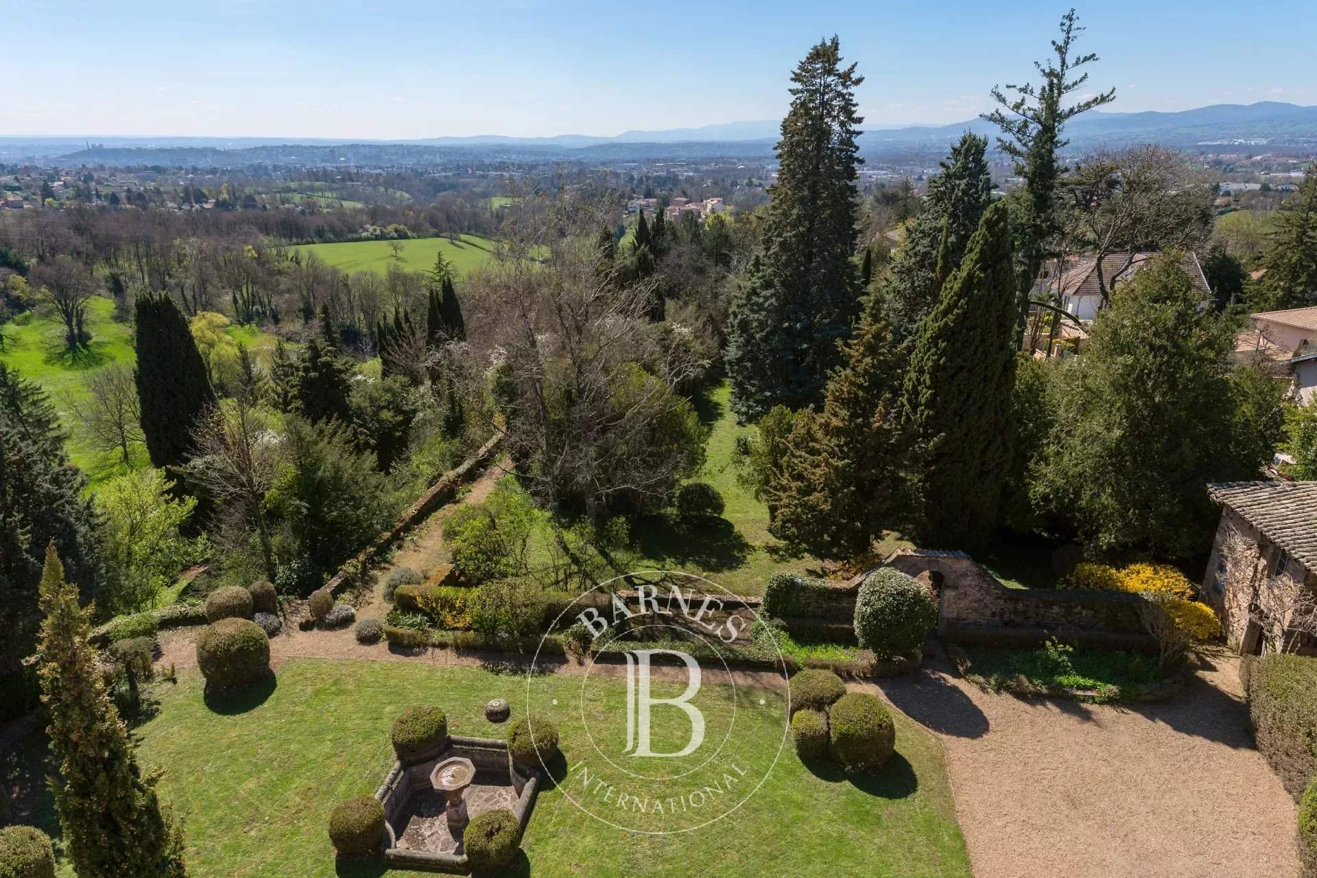 Limonest  - Propriété 20 Pièces 4 Chambres - picture 6