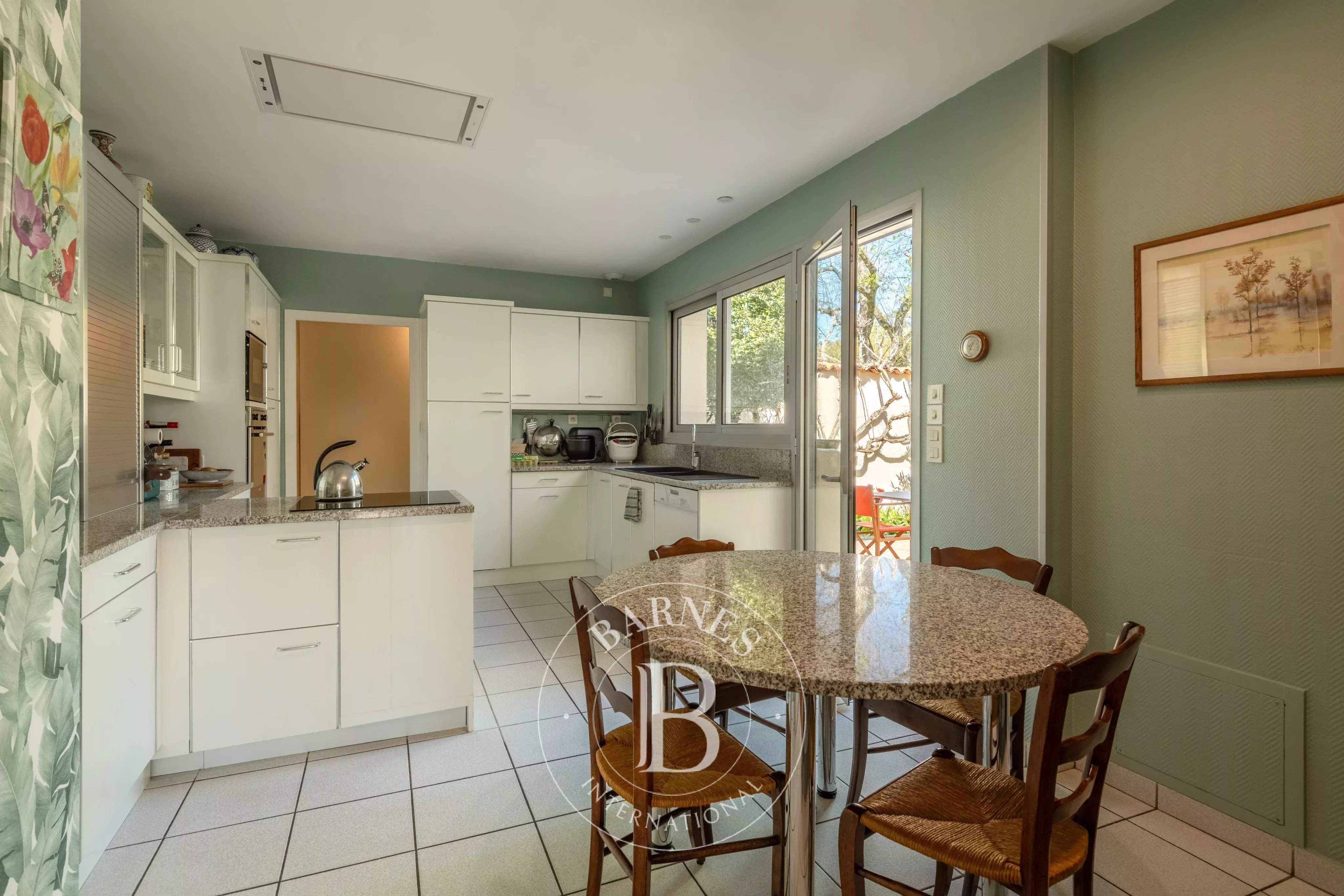 Charbonnières-les-Bains  - Maison 6 Pi&egrave;ces 5 Chambres - picture 20