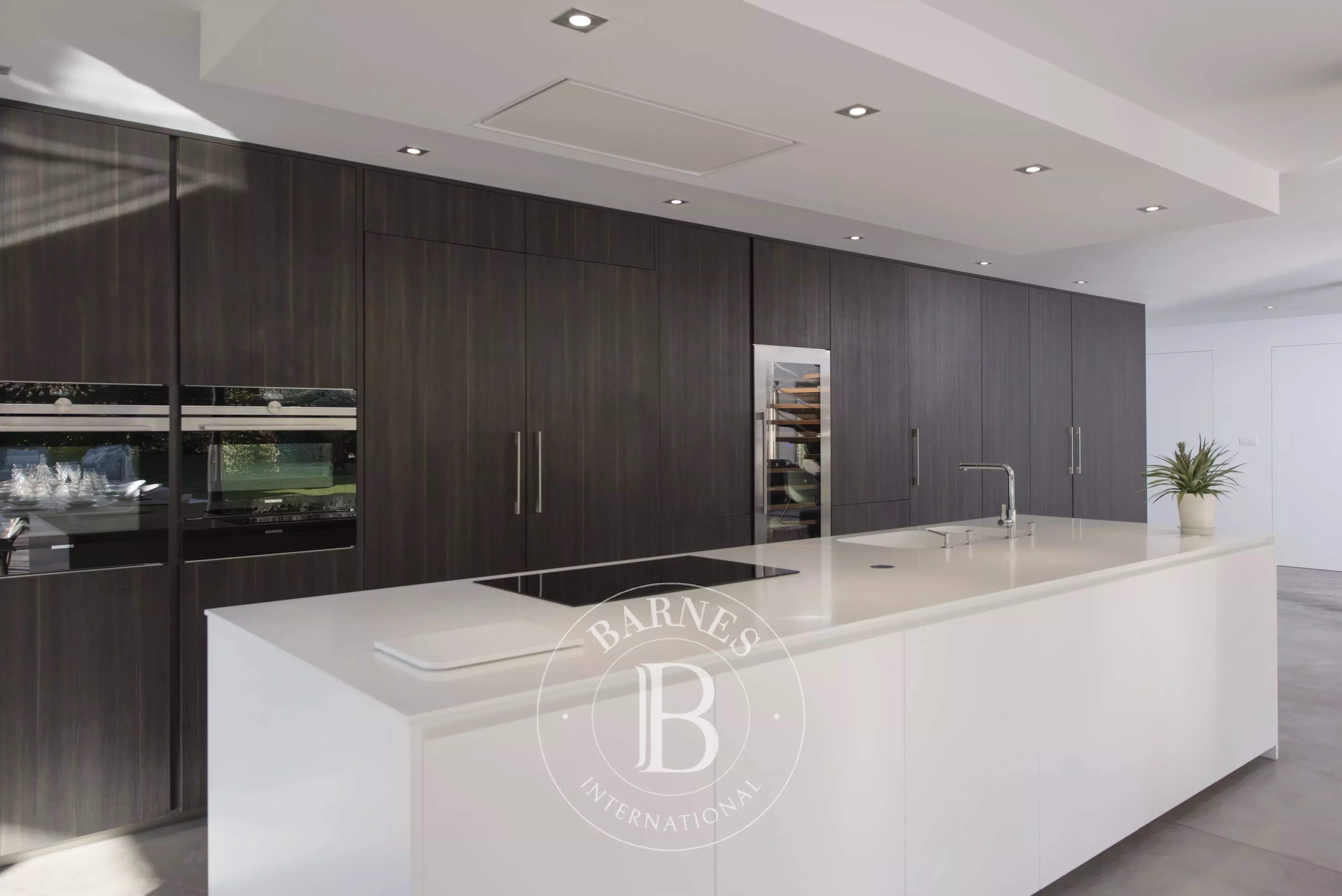 Lyon  - Maison 7 Pi&egrave;ces 5 Chambres - picture 9