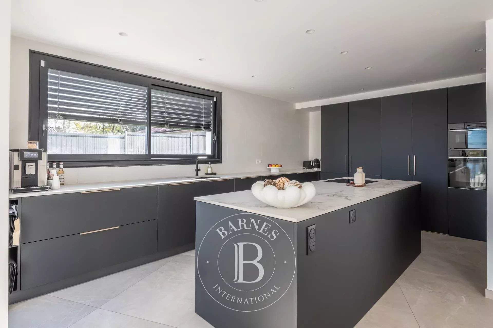 Neyron  - House 4 Bedrooms - picture 4