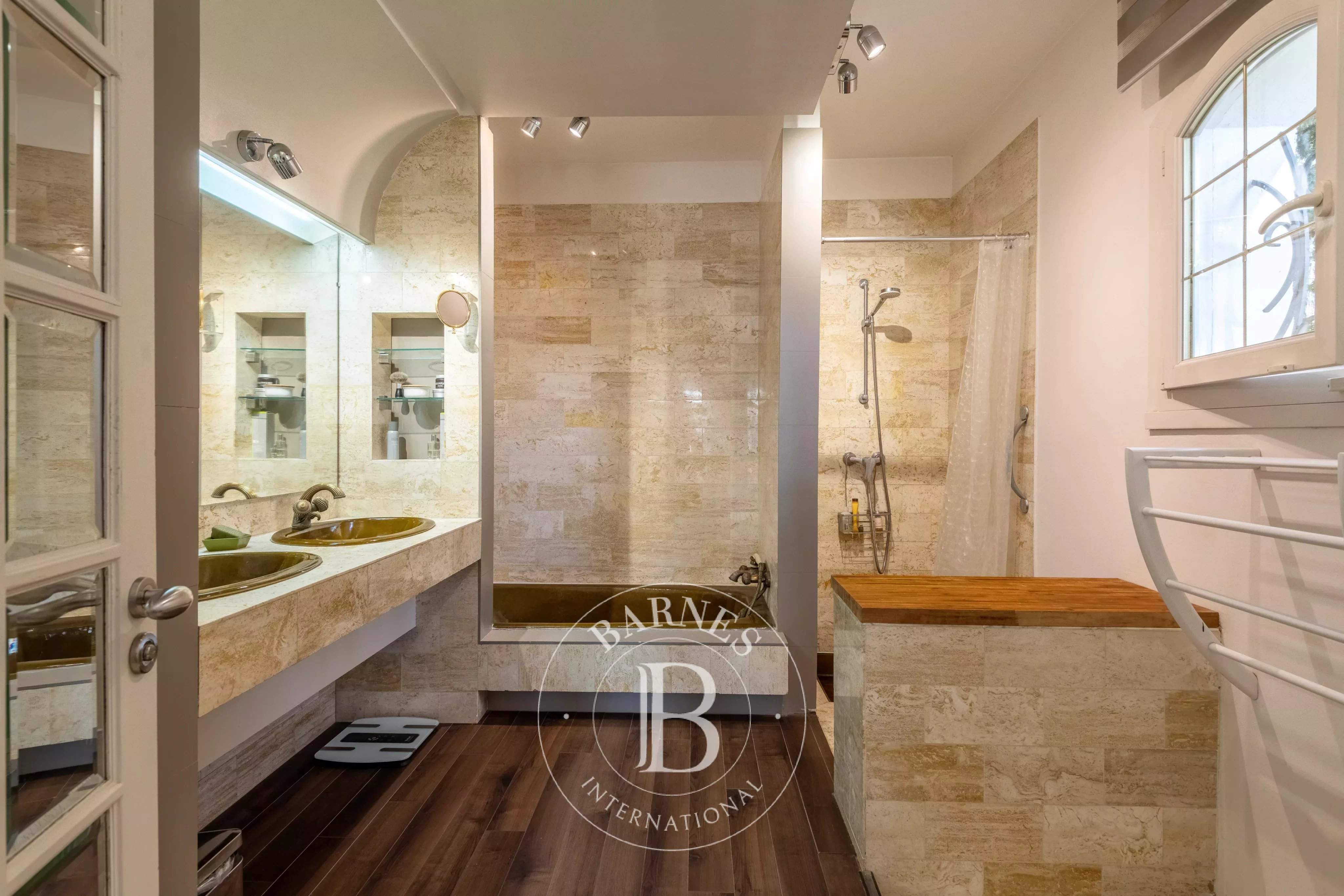 Limonest  - Maison 7 Pi&egrave;ces 4 Chambres - picture 11