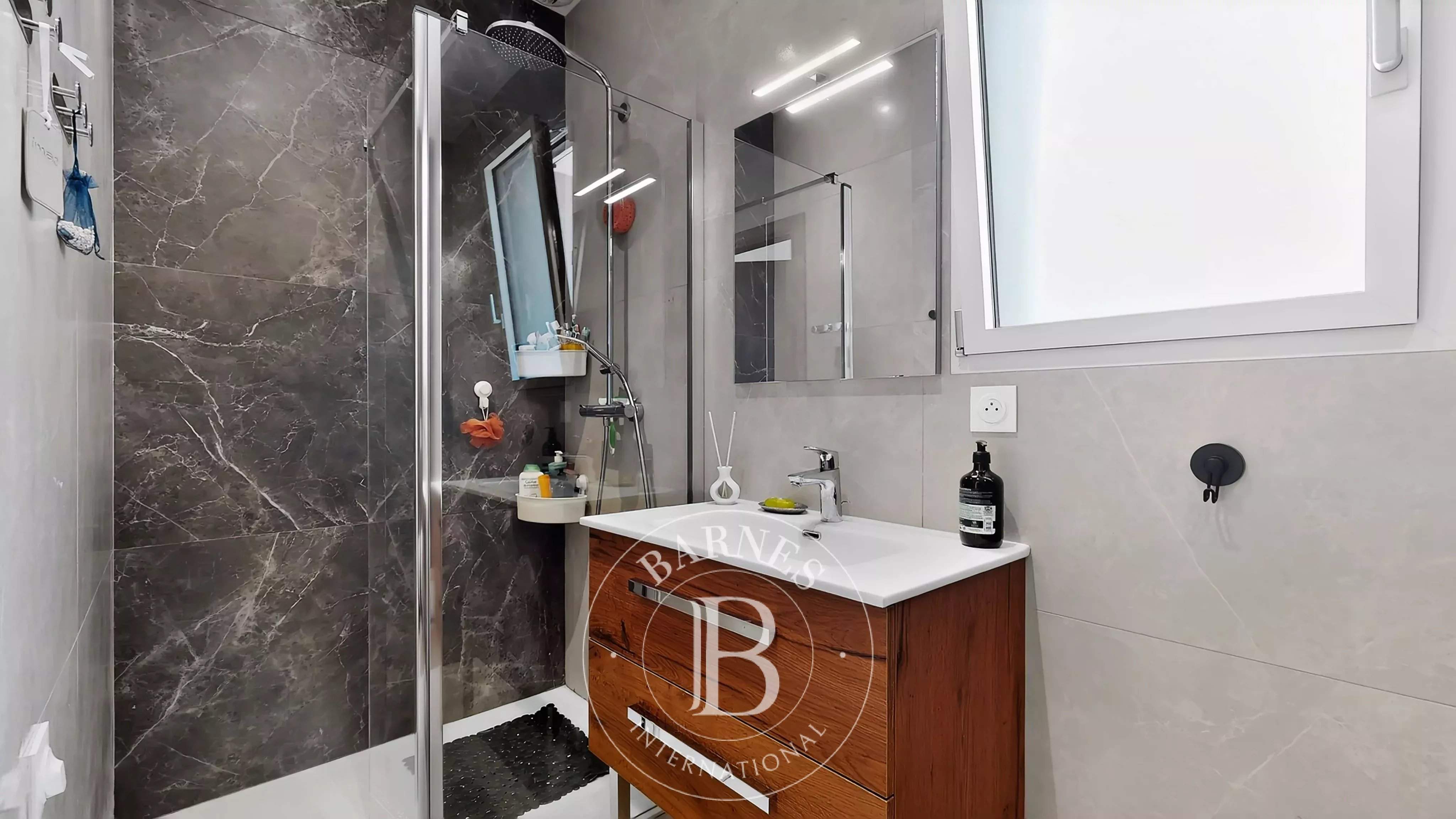 Vernaison  - Maison 6 Pi&egrave;ces 4 Chambres - picture 8